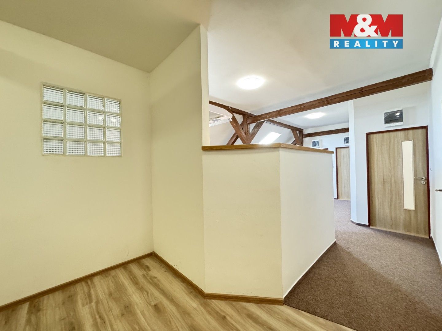 Pronájem komerčního prostoru 251 m² - foto 17