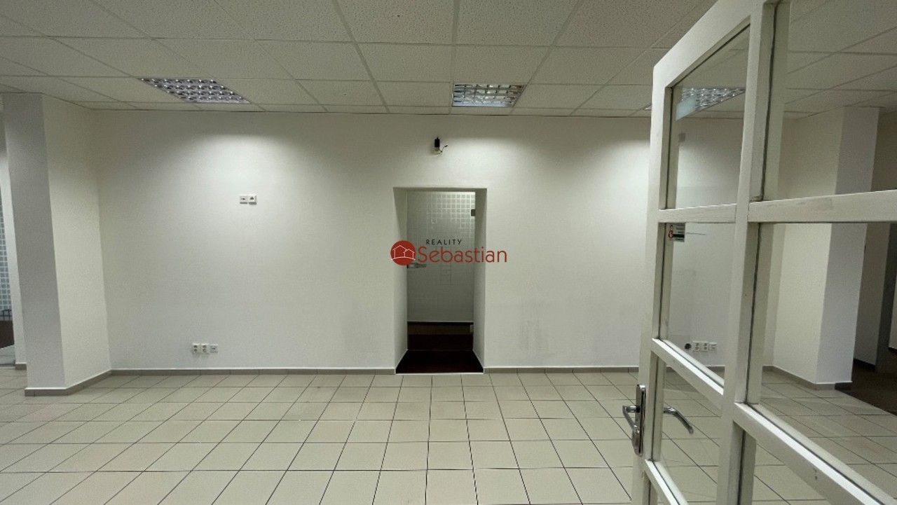 Pronájem komerčního prostoru 184 m² - foto 3