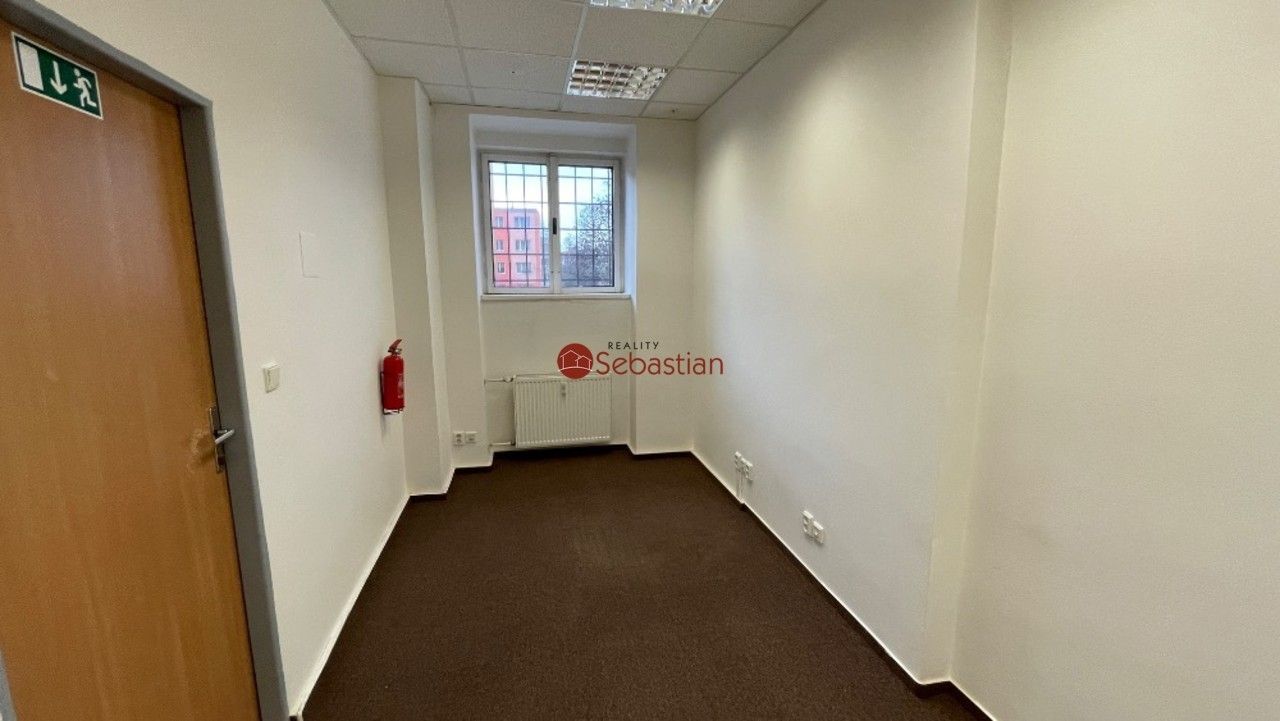 Pronájem komerčního prostoru 184 m² - foto 5