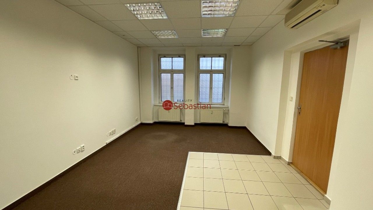 Pronájem komerčního prostoru 184 m² - foto 7