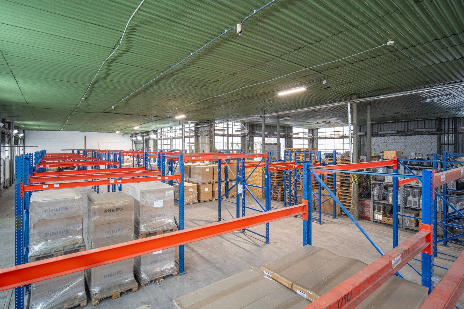 Pronájem komerčního prostoru 1398 m² - foto 11