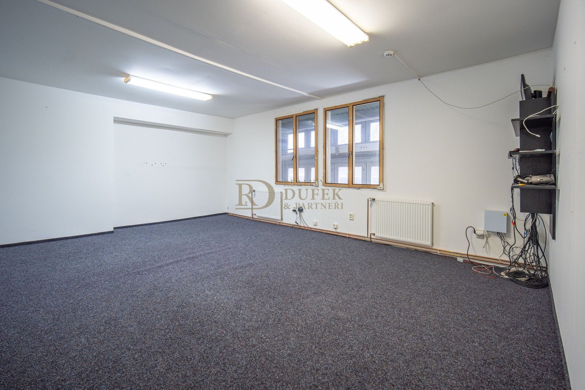 Pronájem komerčního prostoru 1398 m² - foto 14