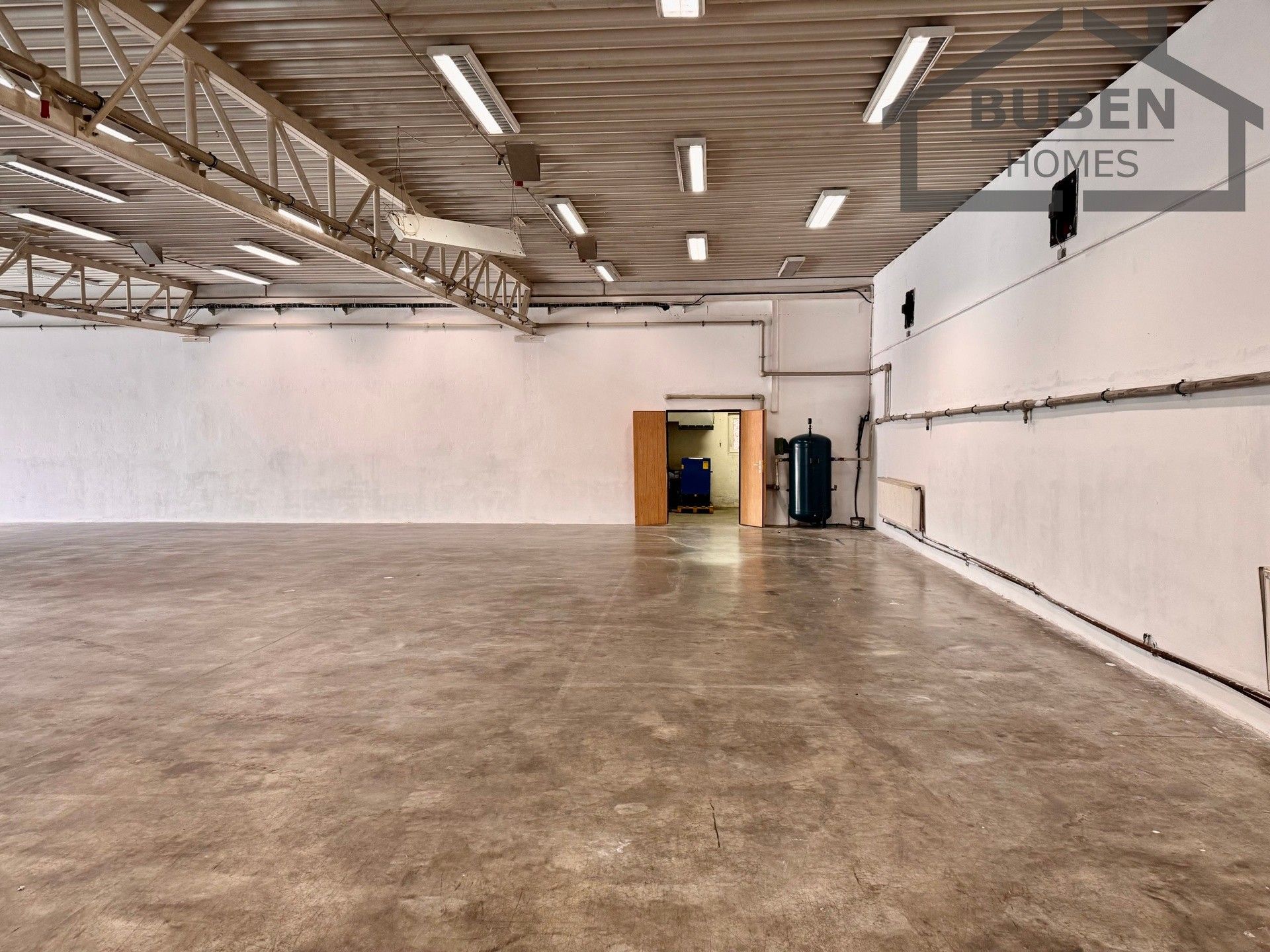 Pronájem komerčního prostoru 613 m² - foto 8