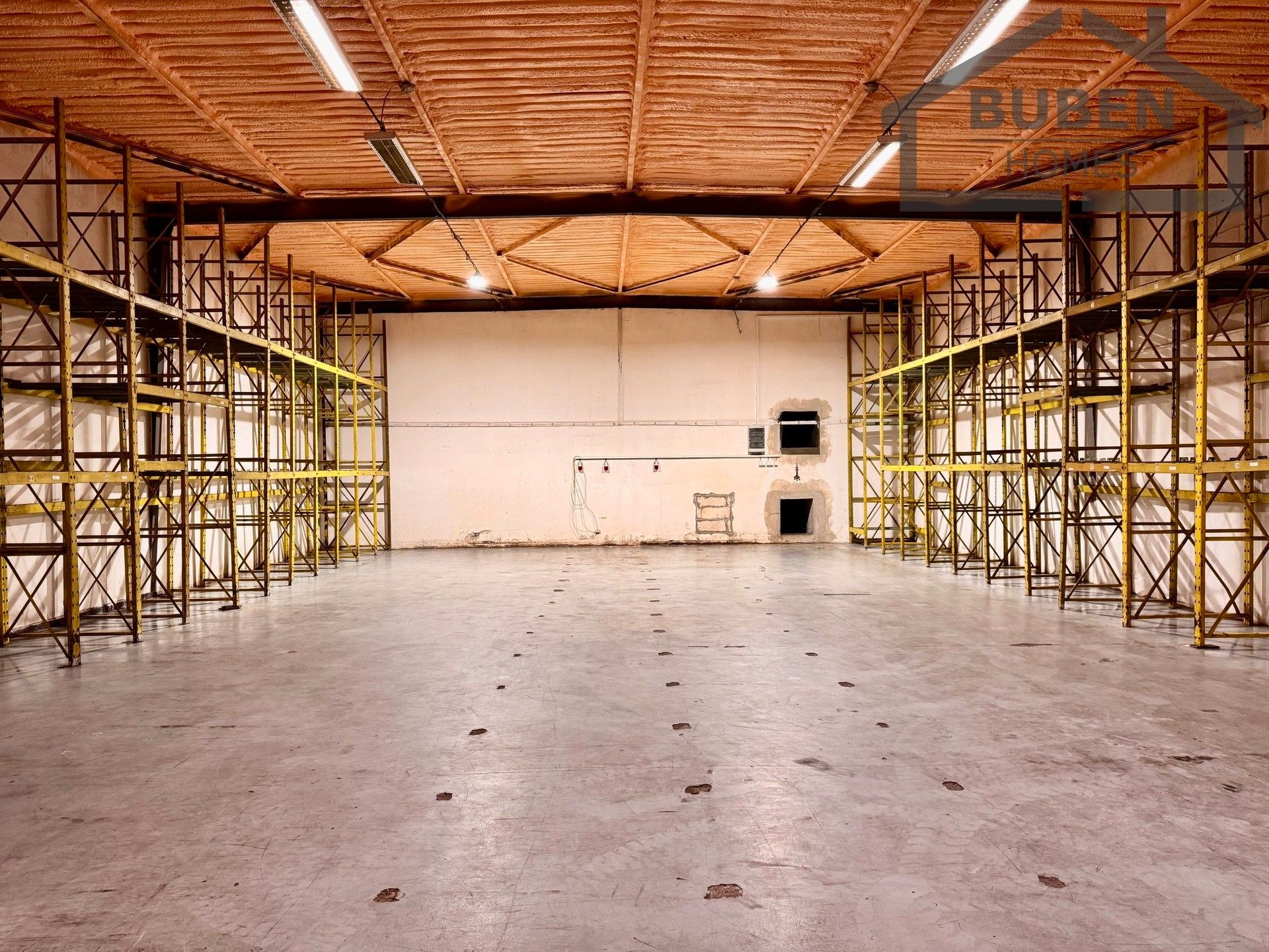 Pronájem komerčního prostoru 613 m² - foto 3