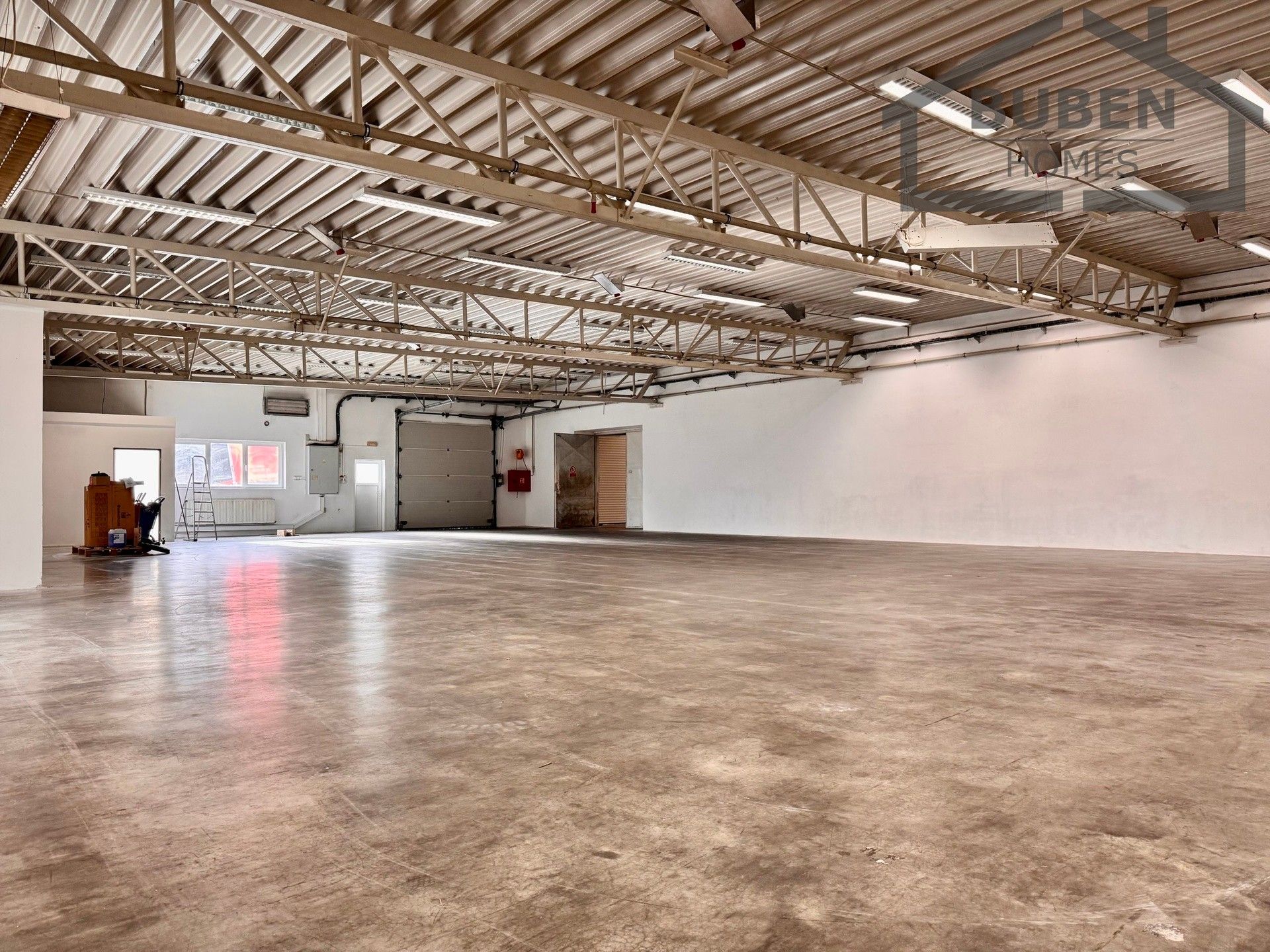 Pronájem komerčního prostoru 613 m² - foto 10