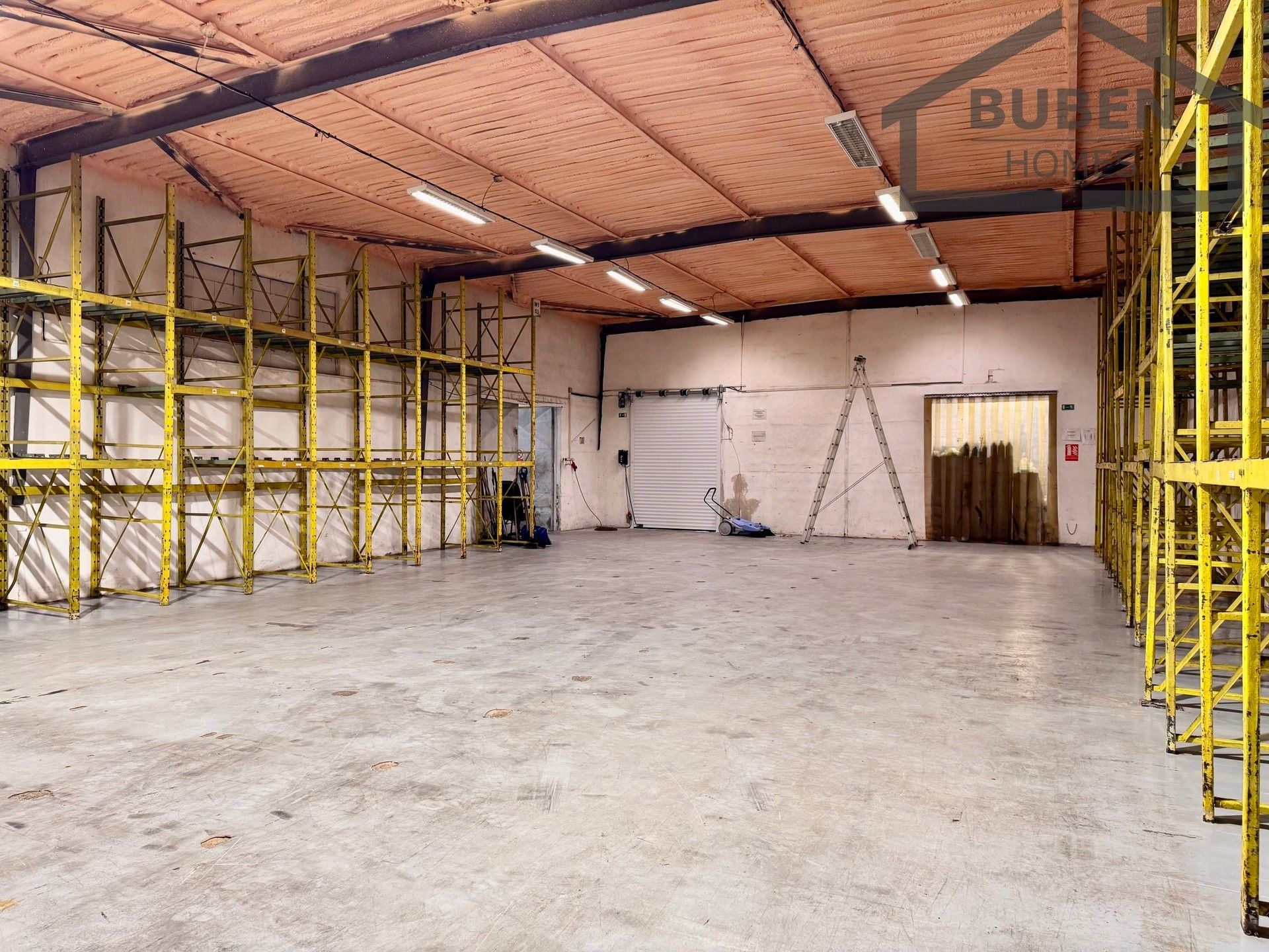 Pronájem komerčního prostoru 613 m² - foto 16