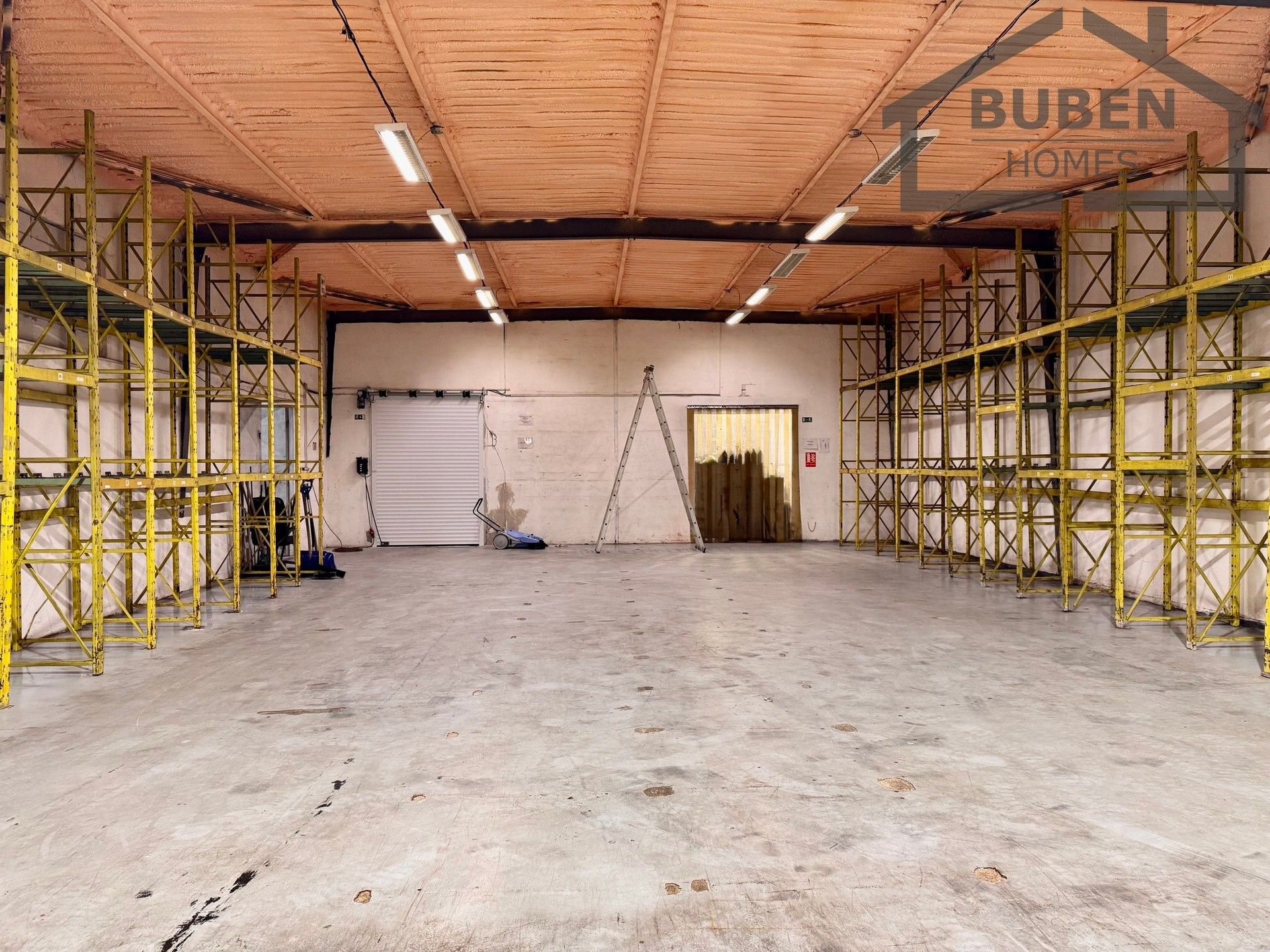 Pronájem komerčního prostoru 613 m² - foto 15