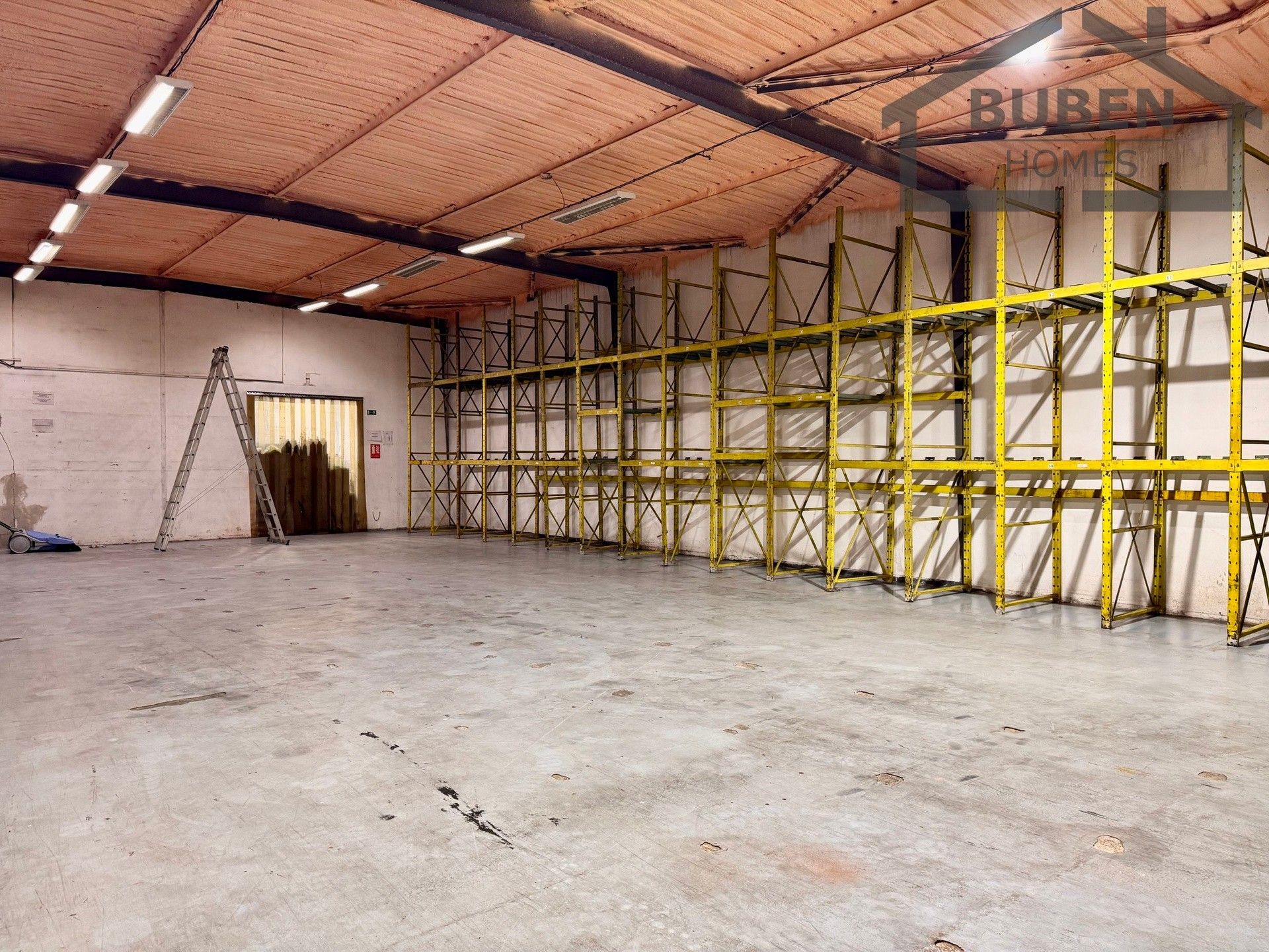 Pronájem komerčního prostoru 613 m² - foto 17