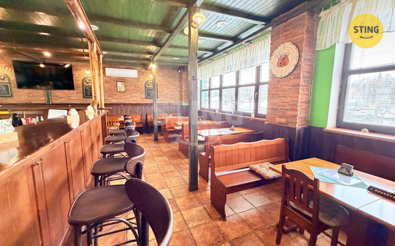 Prodej komerčního prostoru 320 m² - foto 1