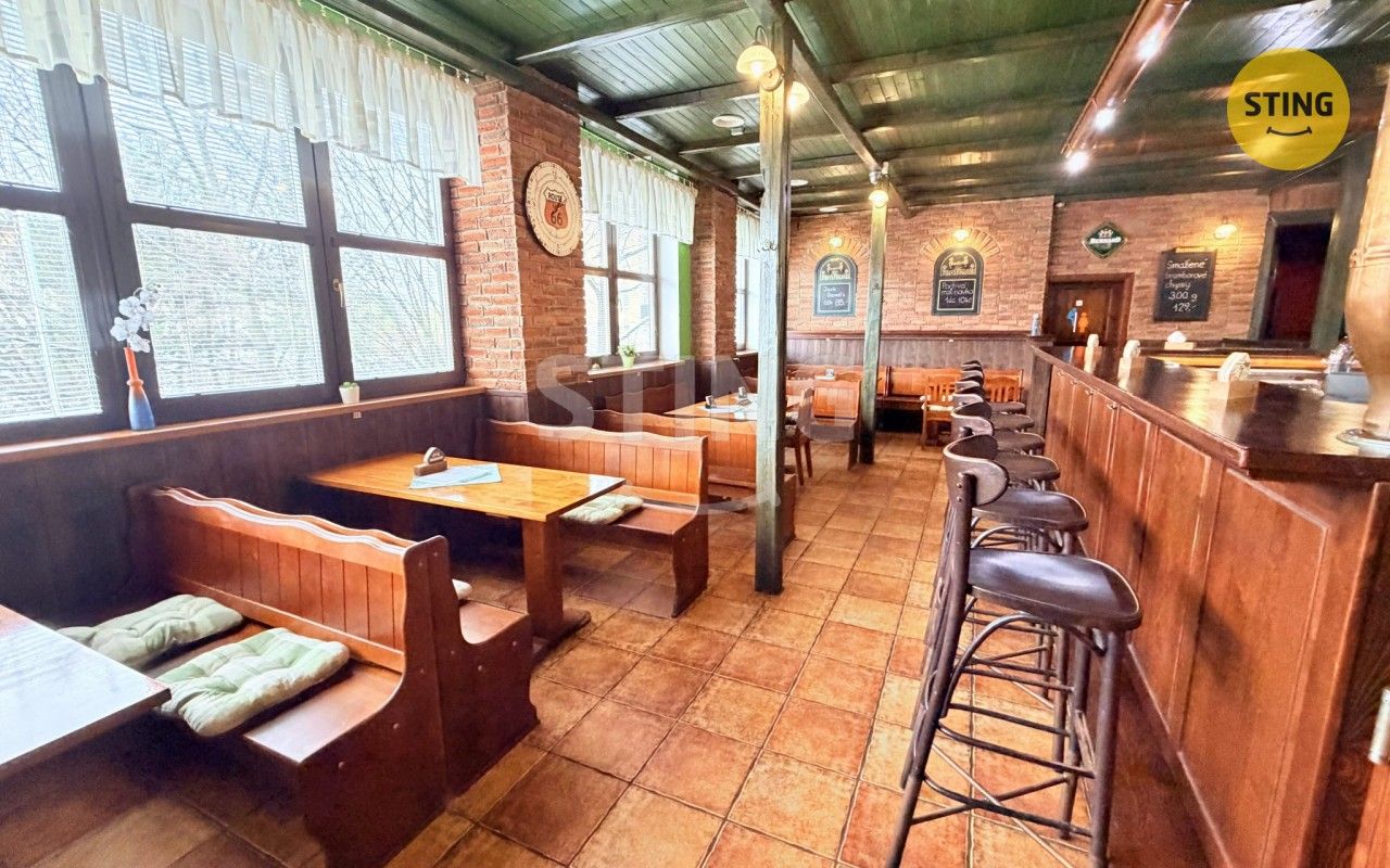 Prodej komerčního prostoru 320 m² - foto 2