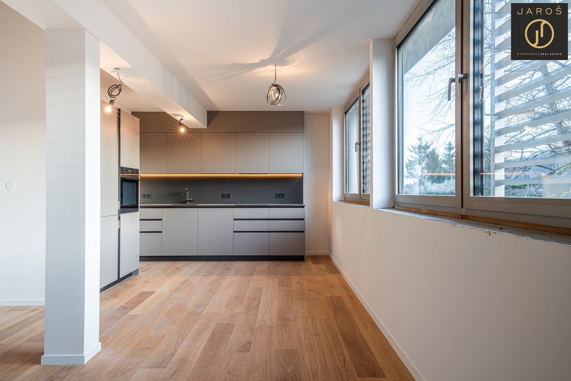 Prodej komerčního prostoru 121 m² - foto 9