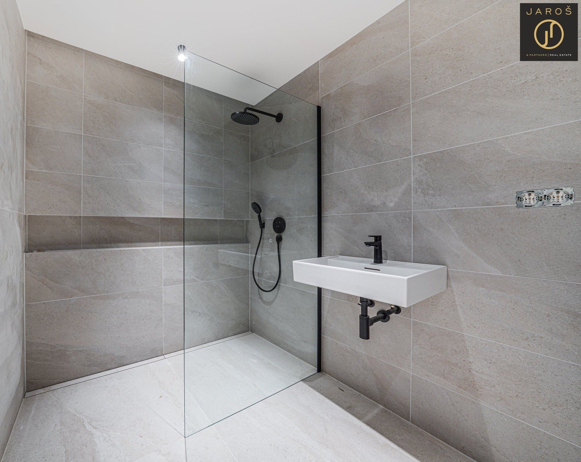 Prodej komerčního prostoru 121 m² - foto 13