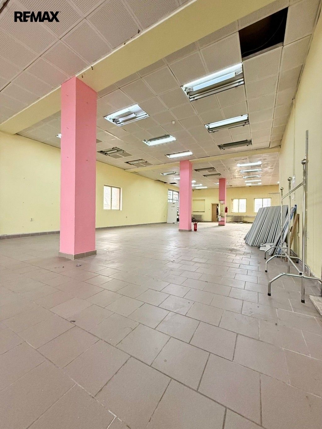 Prodej komerčního prostoru 467 m² - foto 3
