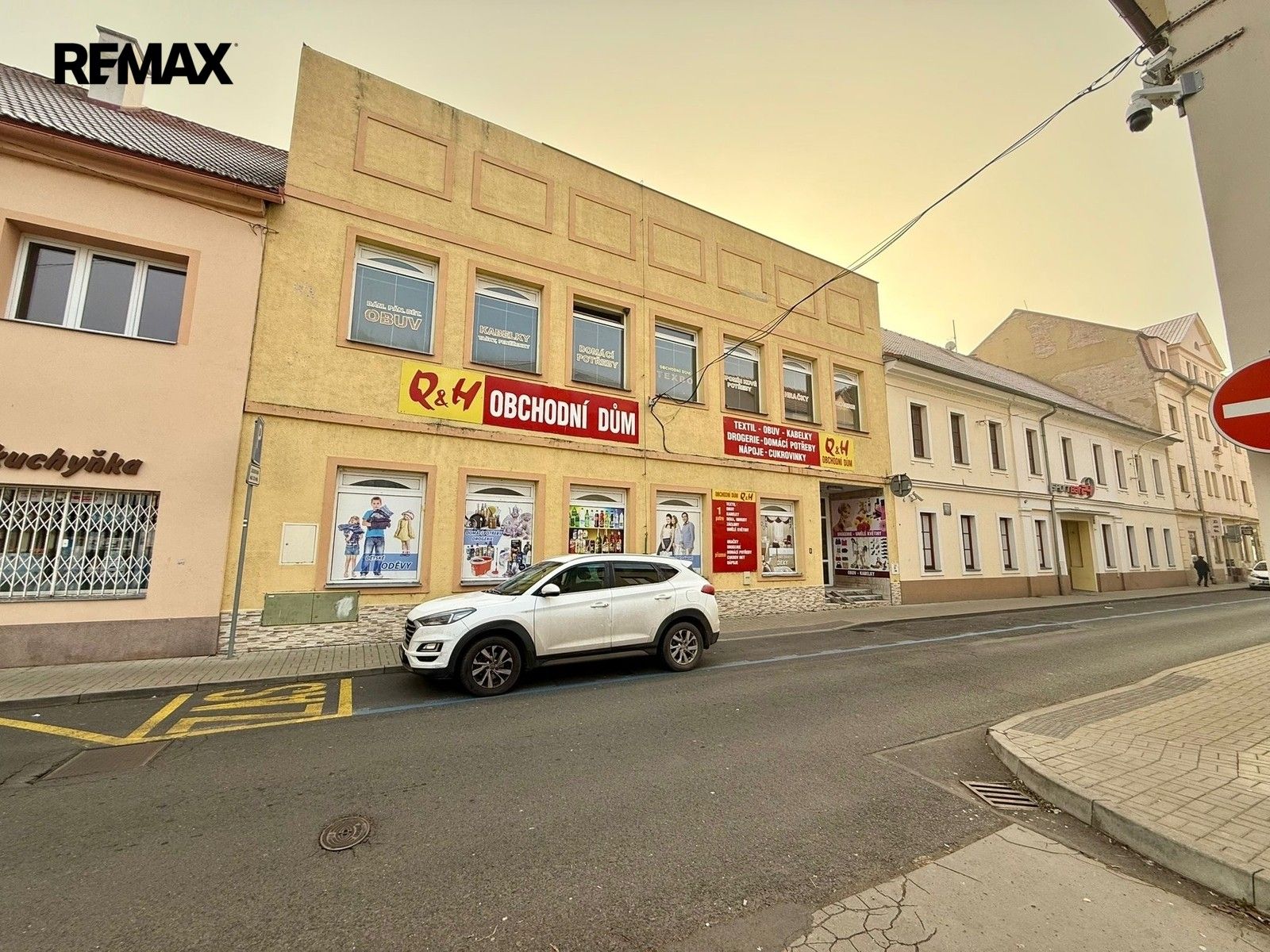 Prodej komerčního prostoru 467 m² - foto 1