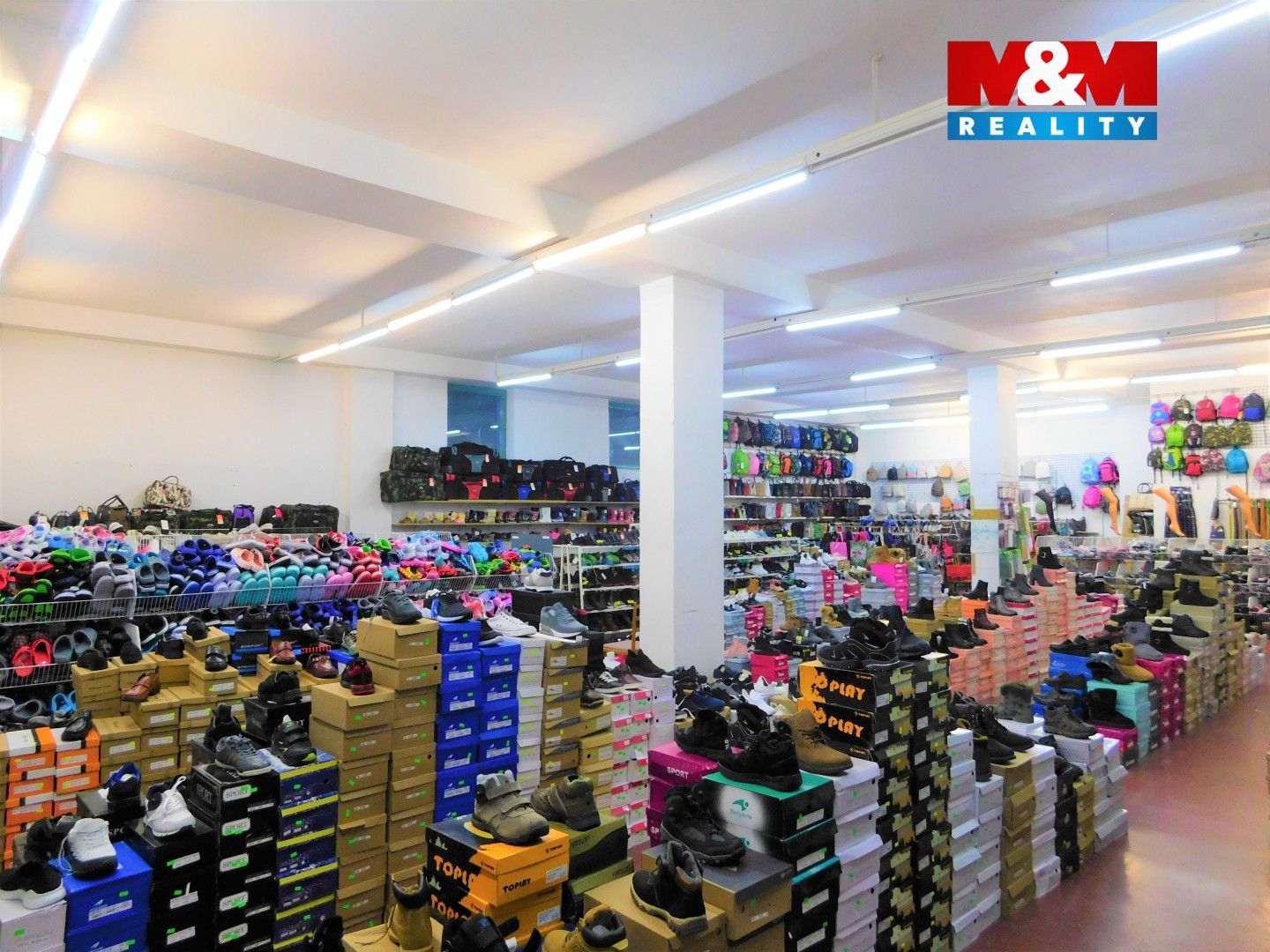 Pronájem komerčního prostoru 2400 m² - foto 6