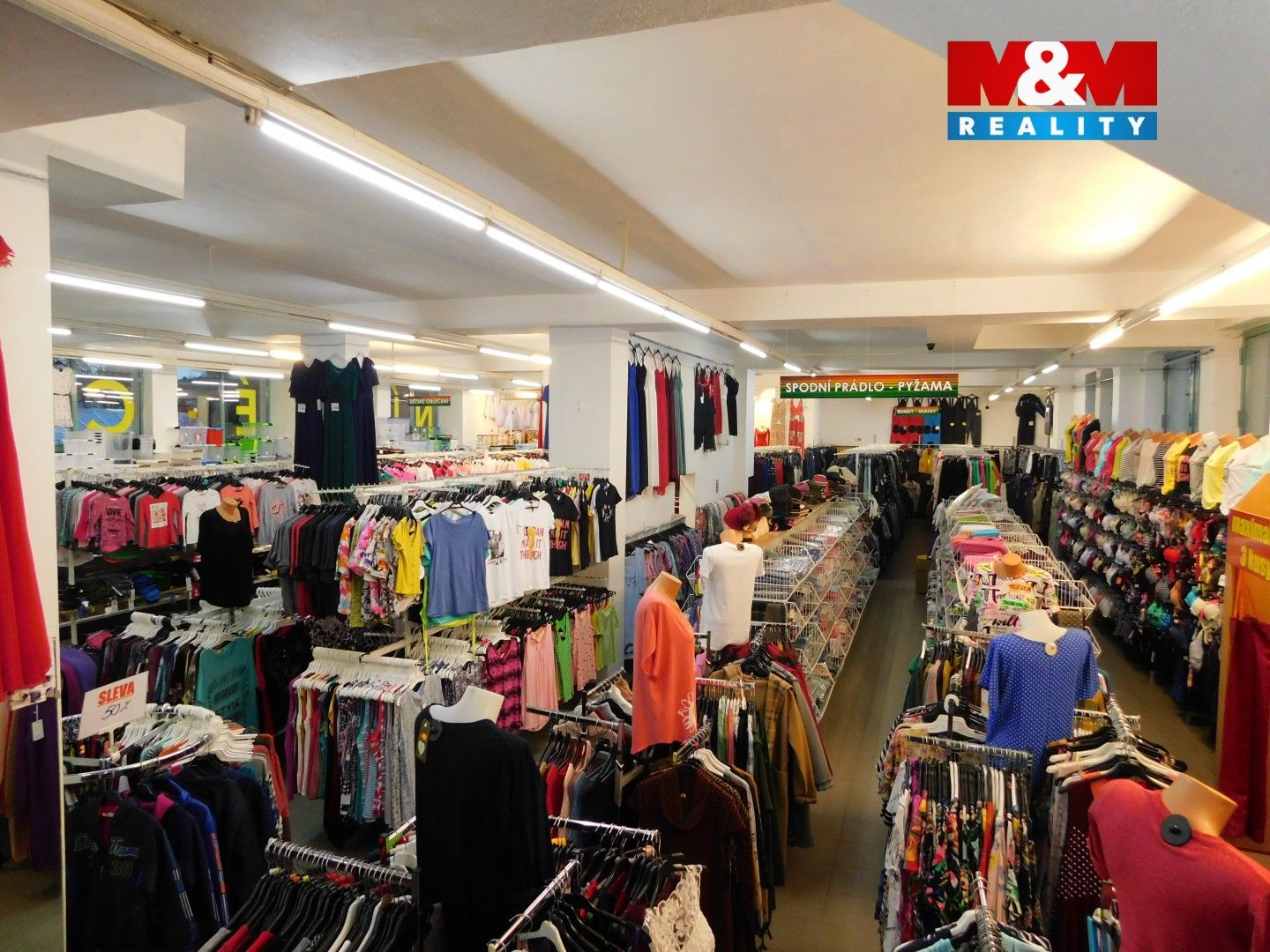 Pronájem komerčního prostoru 2400 m² - foto 8