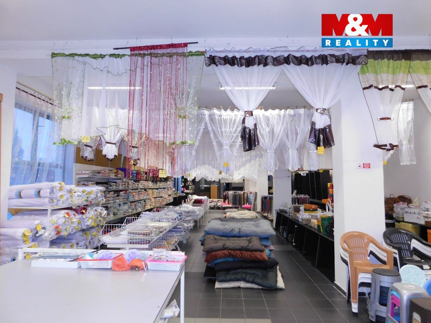 Pronájem komerčního prostoru 2400 m² - foto 9