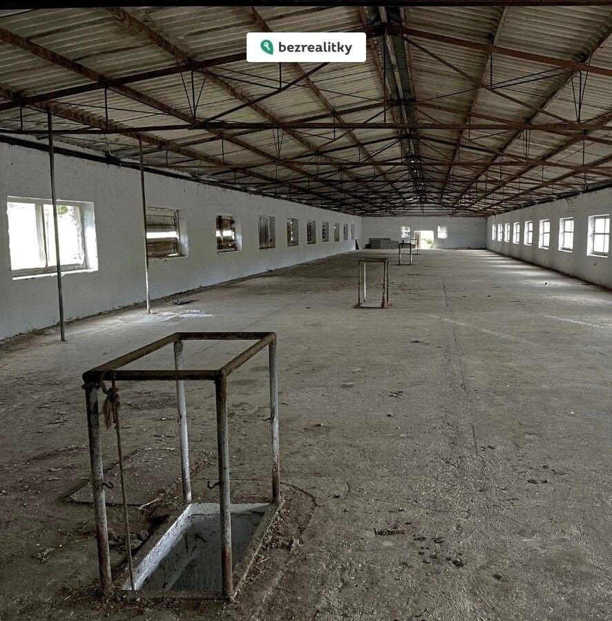 Prodej nemovitosti 1400 m² - foto 2