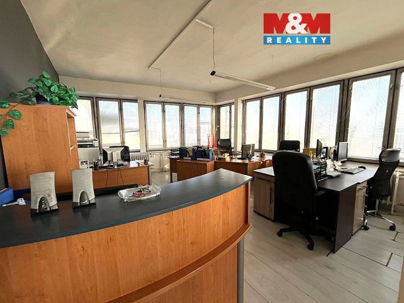 Pronájem komerčního prostoru 57 m² - foto 1