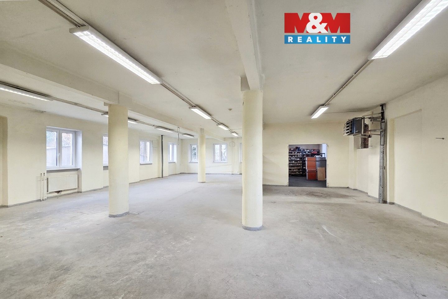 Pronájem komerčního prostoru 157 m² - foto 1