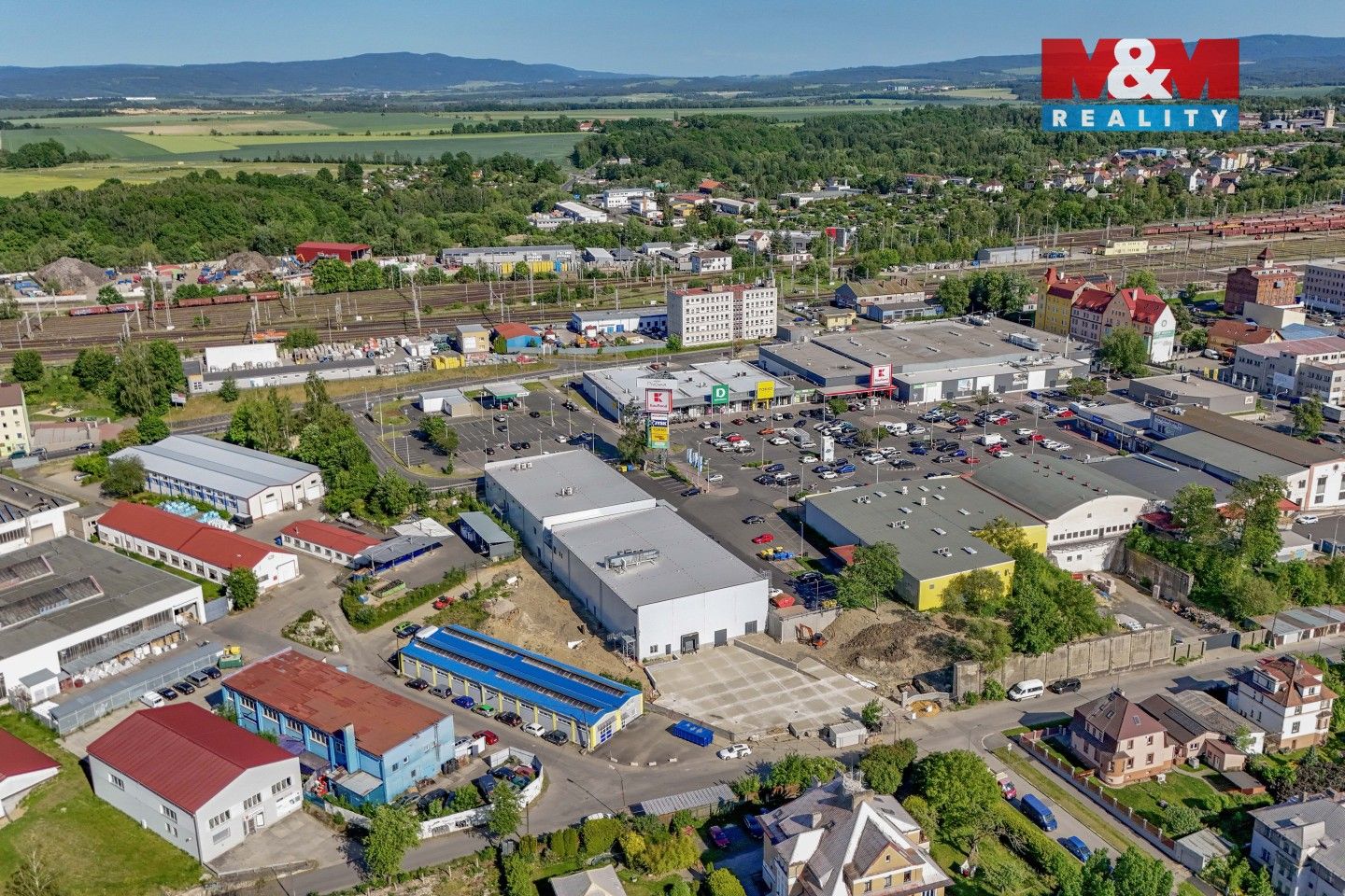 Pronájem komerčního prostoru 2200 m² - foto 9