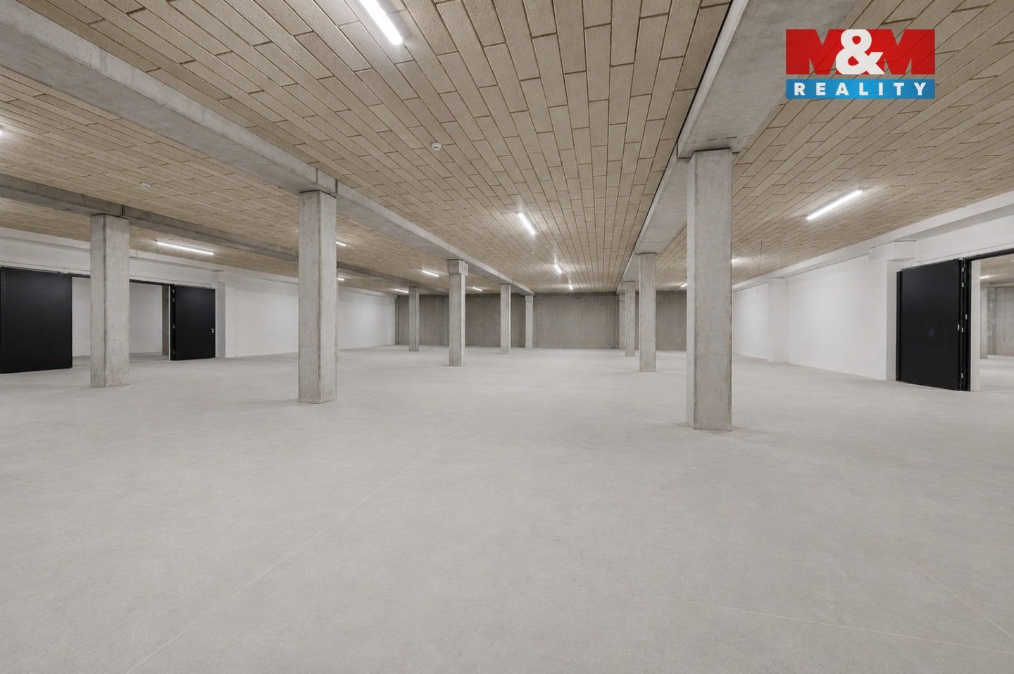 Pronájem komerčního prostoru 2200 m² - foto 14