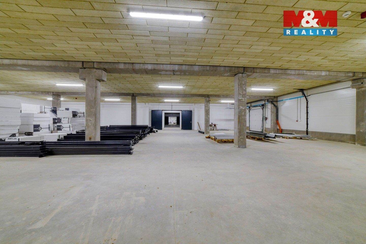 Pronájem komerčního prostoru 2200 m² - foto 18
