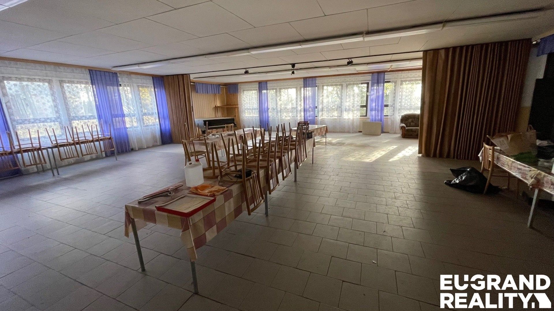 Prodej komerčního prostoru 1500 m² - foto 16