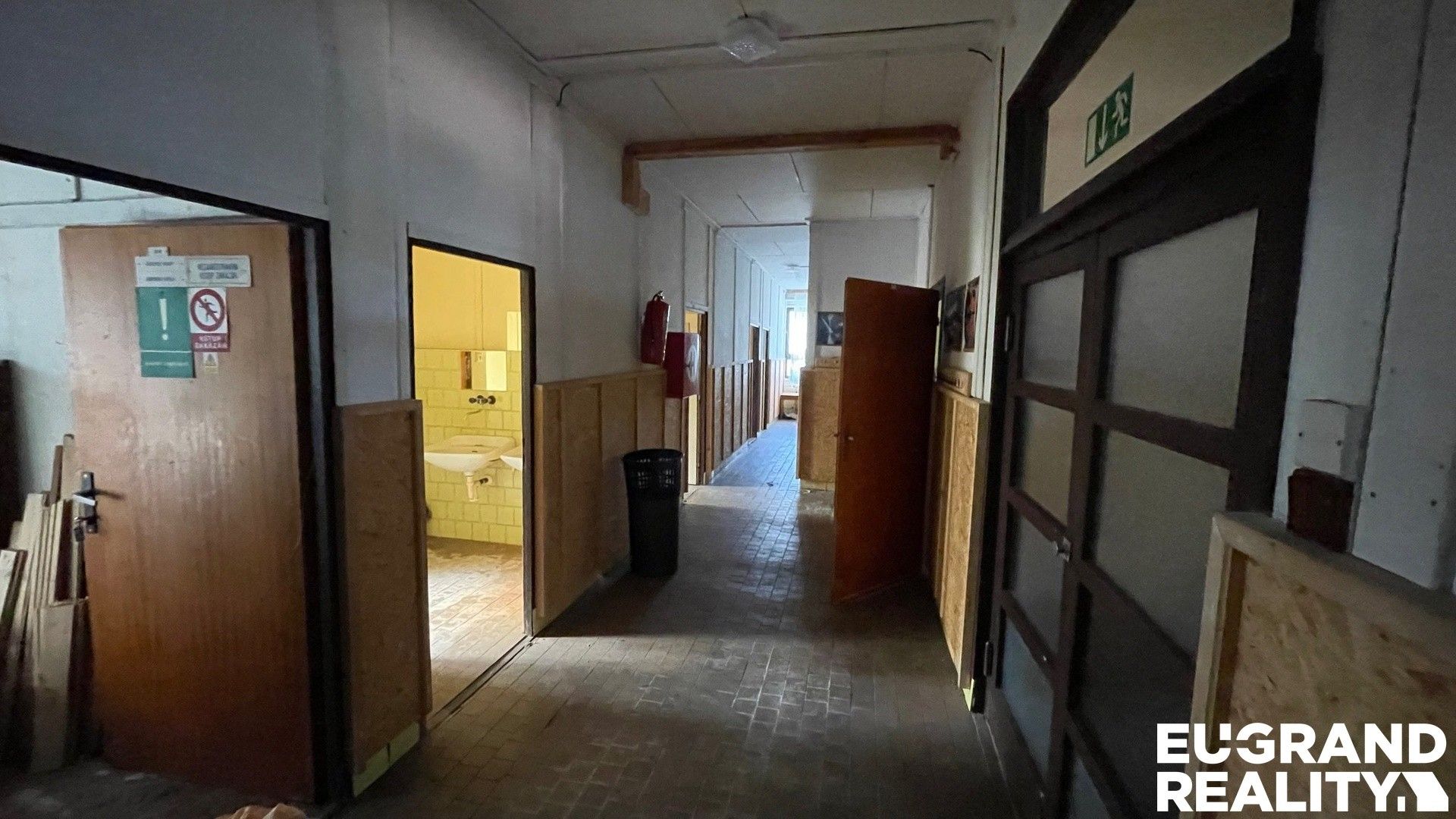 Prodej komerčního prostoru 1500 m² - foto 18