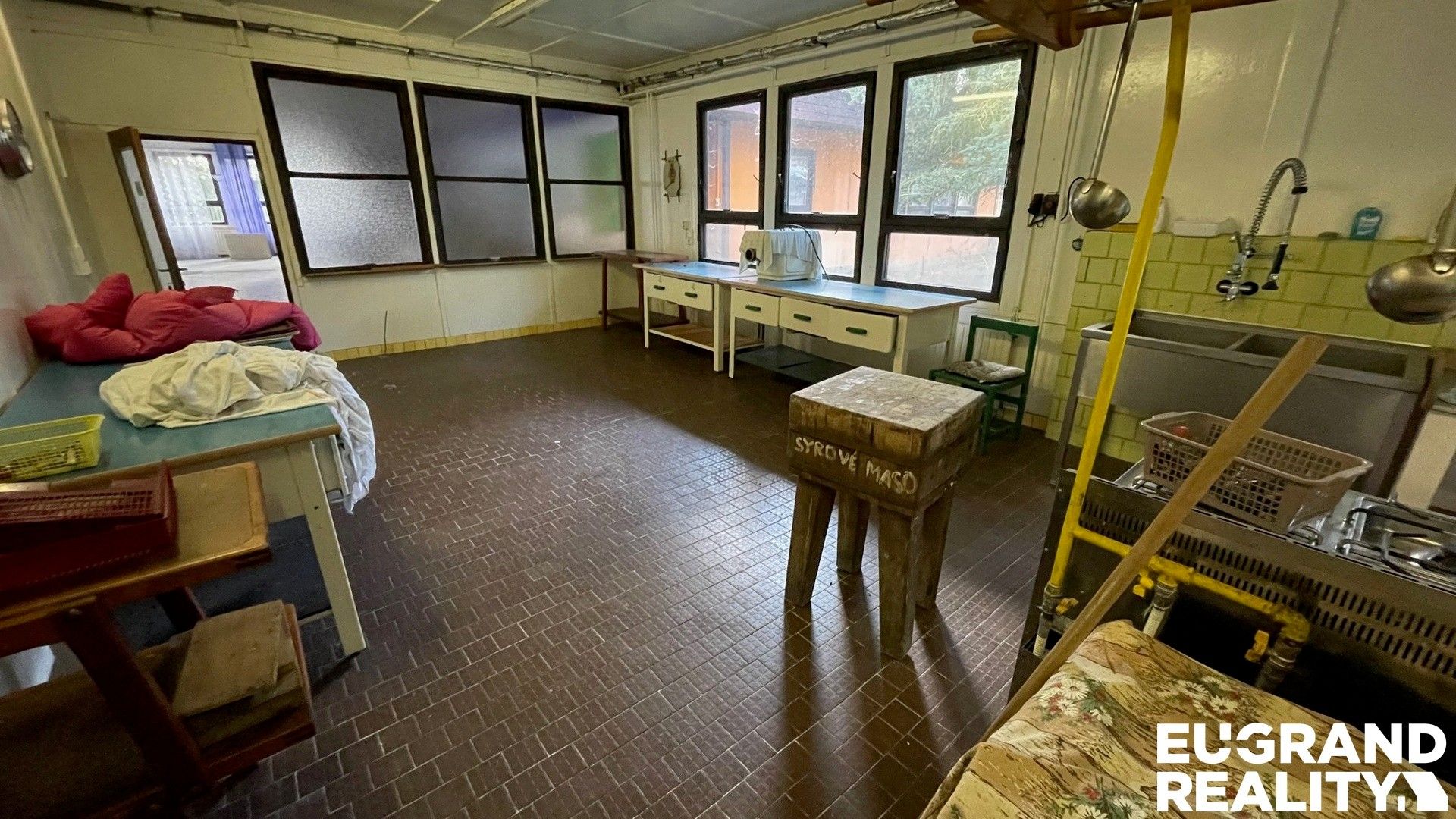 Prodej komerčního prostoru 1500 m² - foto 19