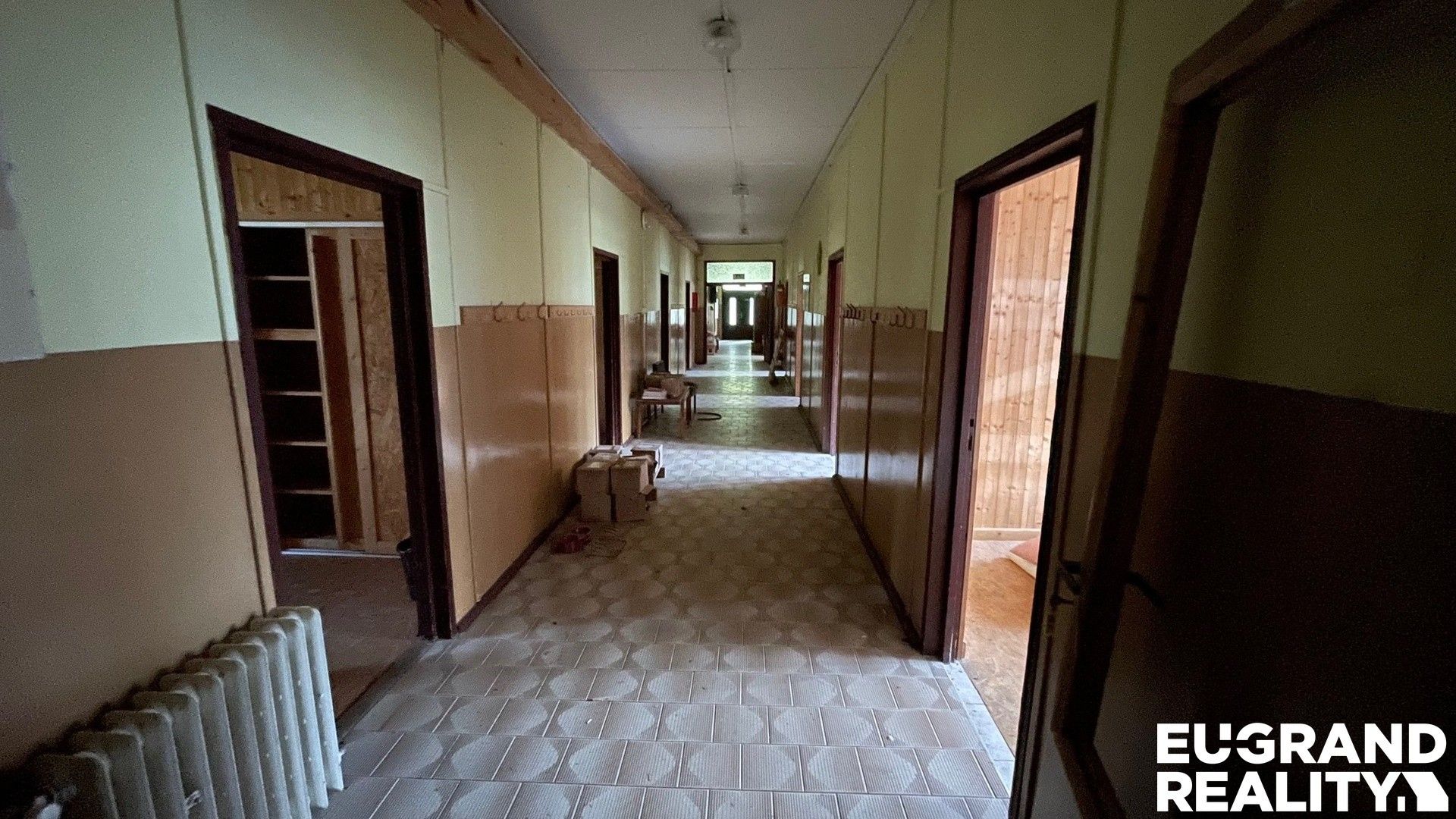 Prodej komerčního prostoru 1500 m² - foto 20