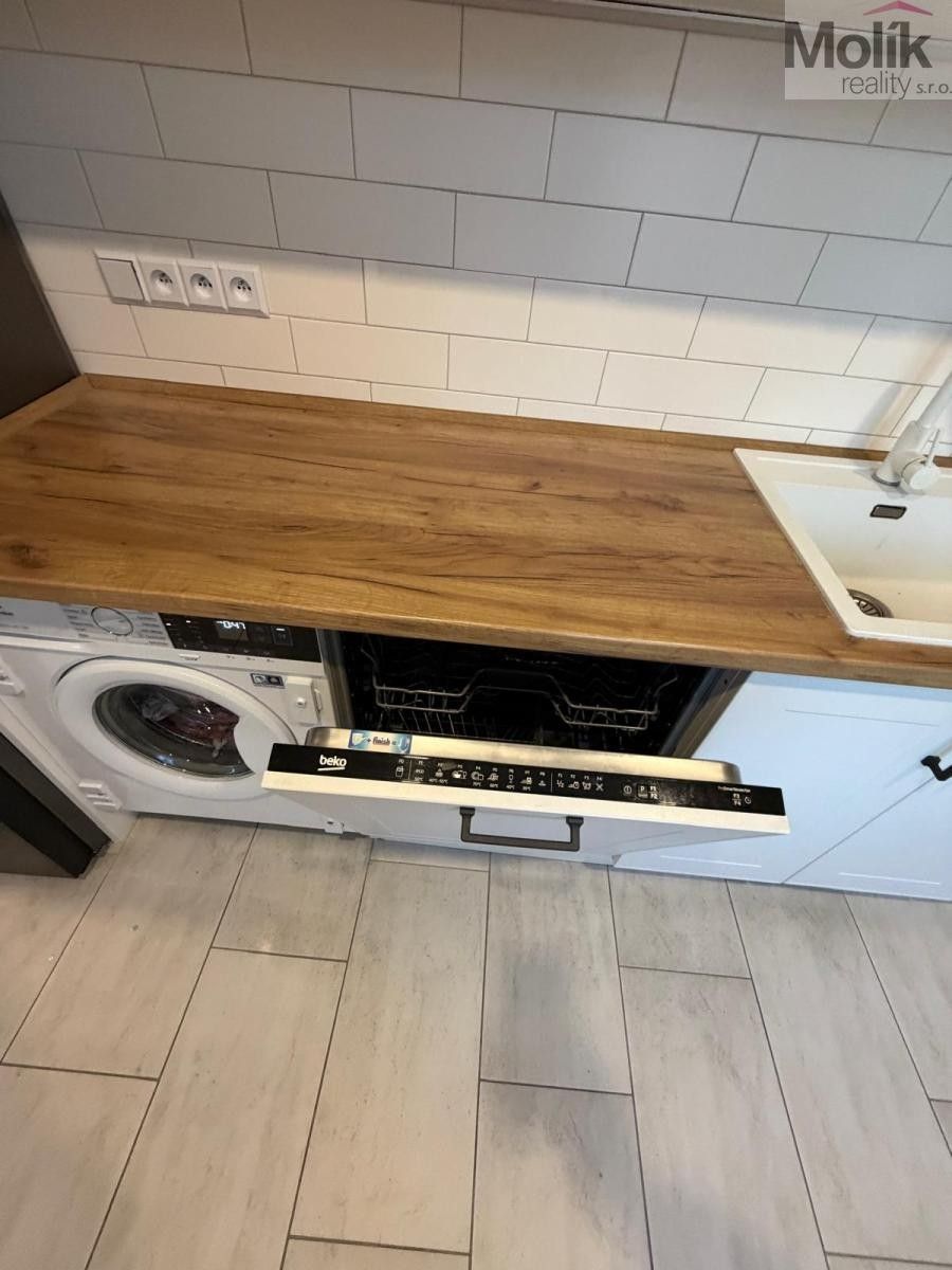 Pronájem bytu 2+1 51 m² - foto 3