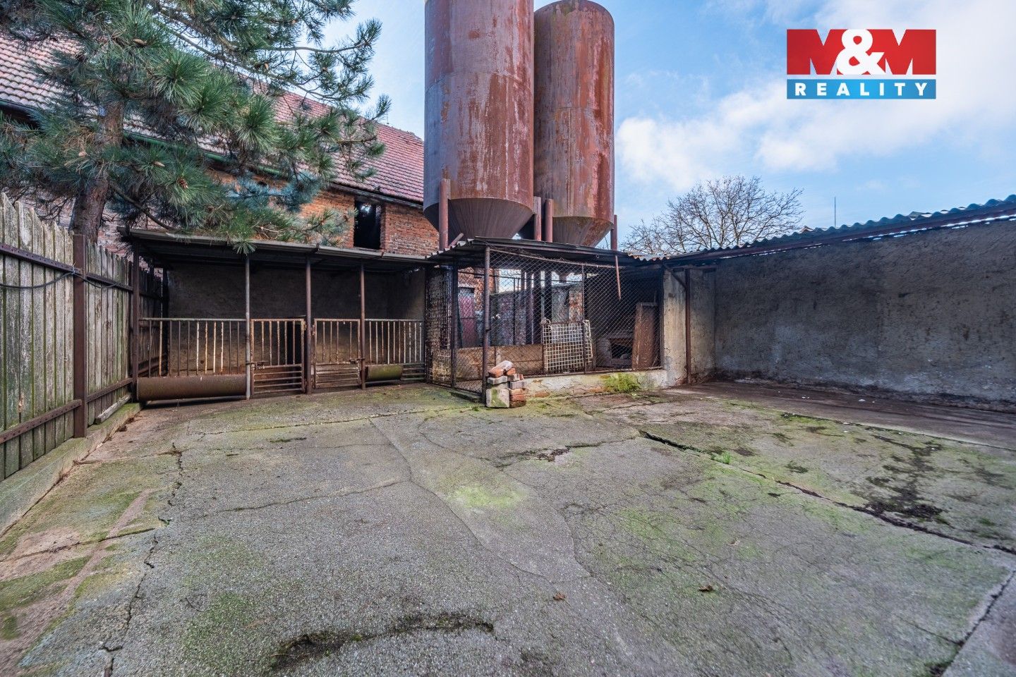 Prodej nemovitosti 780 m² - foto 4