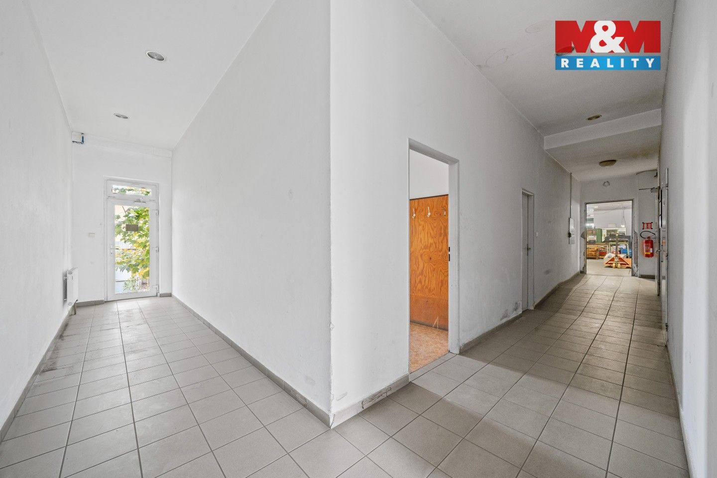 Prodej komerčního prostoru 938 m² - foto 6