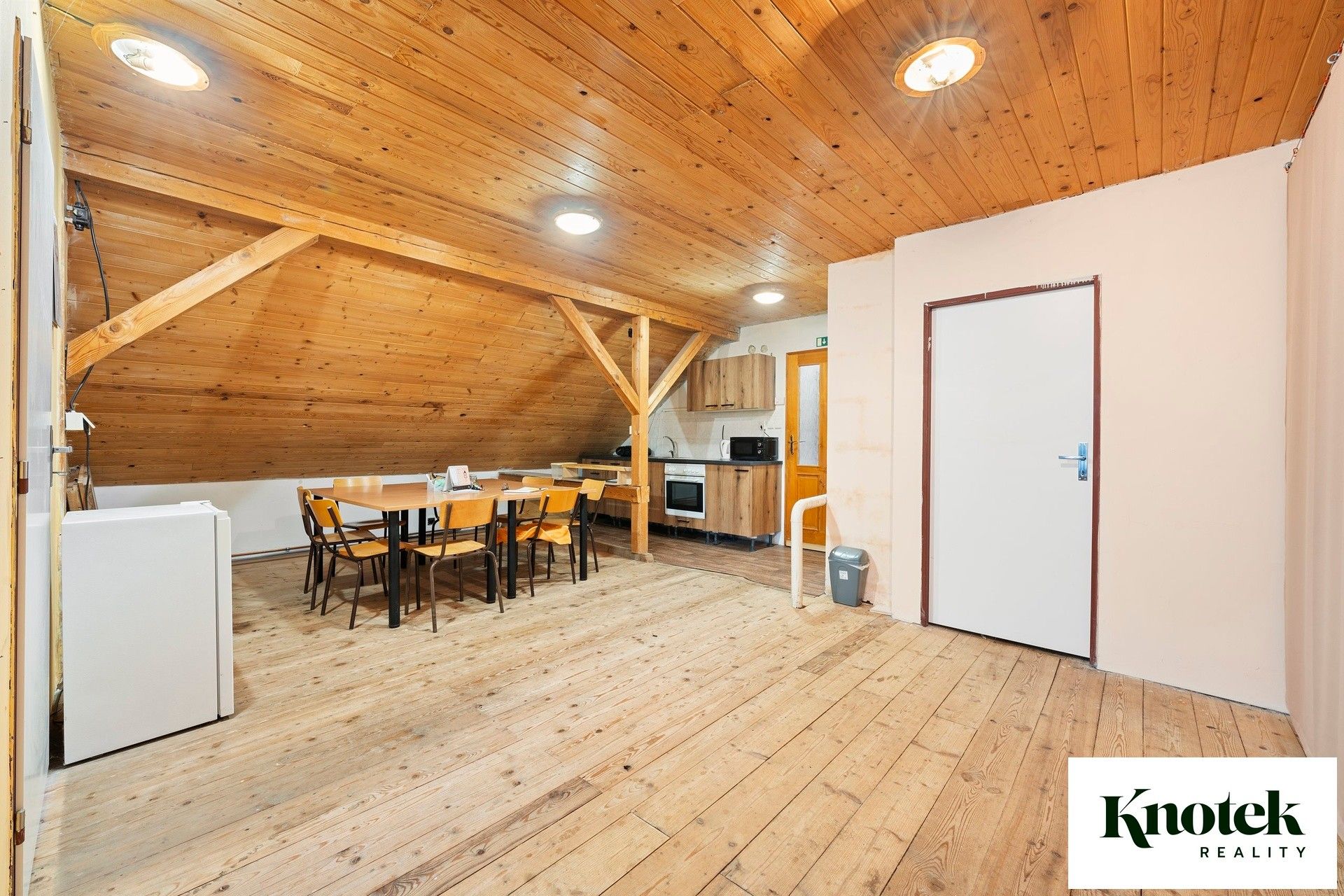 Prodej komerčního prostoru 479 m² - foto 13