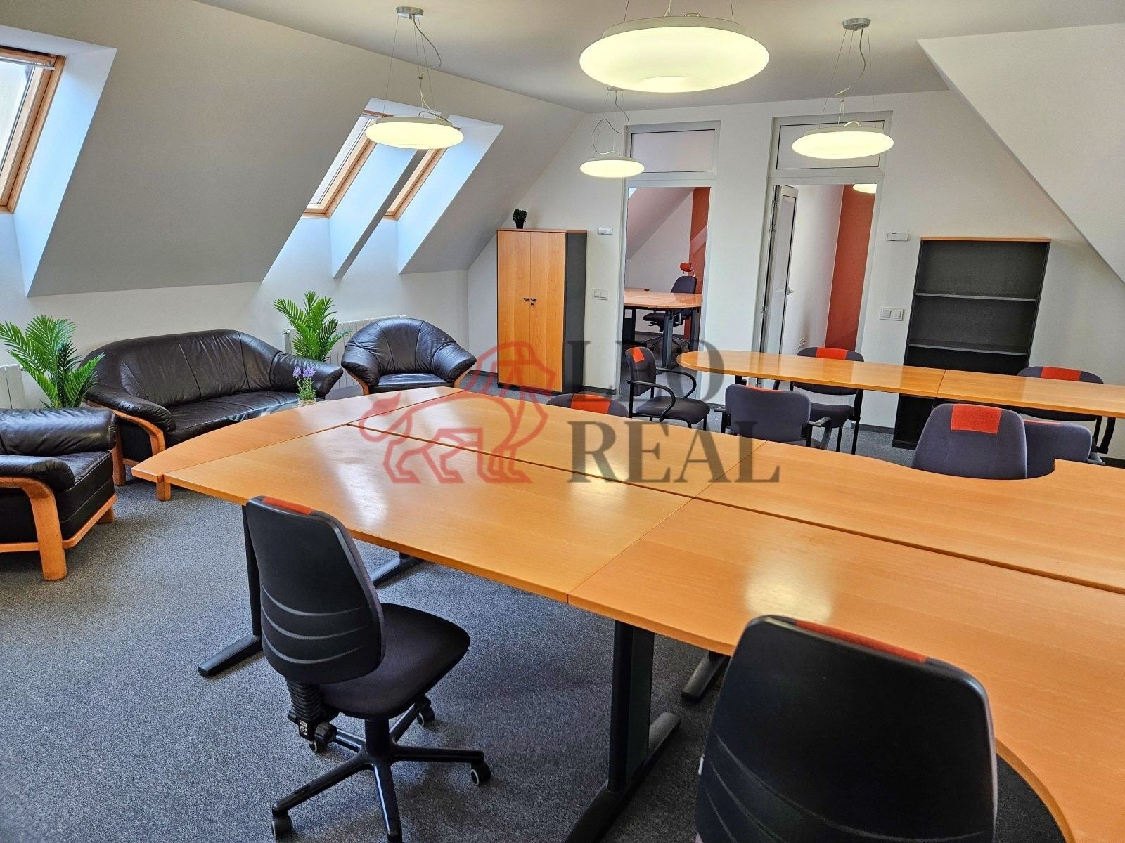 Pronájem komerčního prostoru 66 m² - foto 3