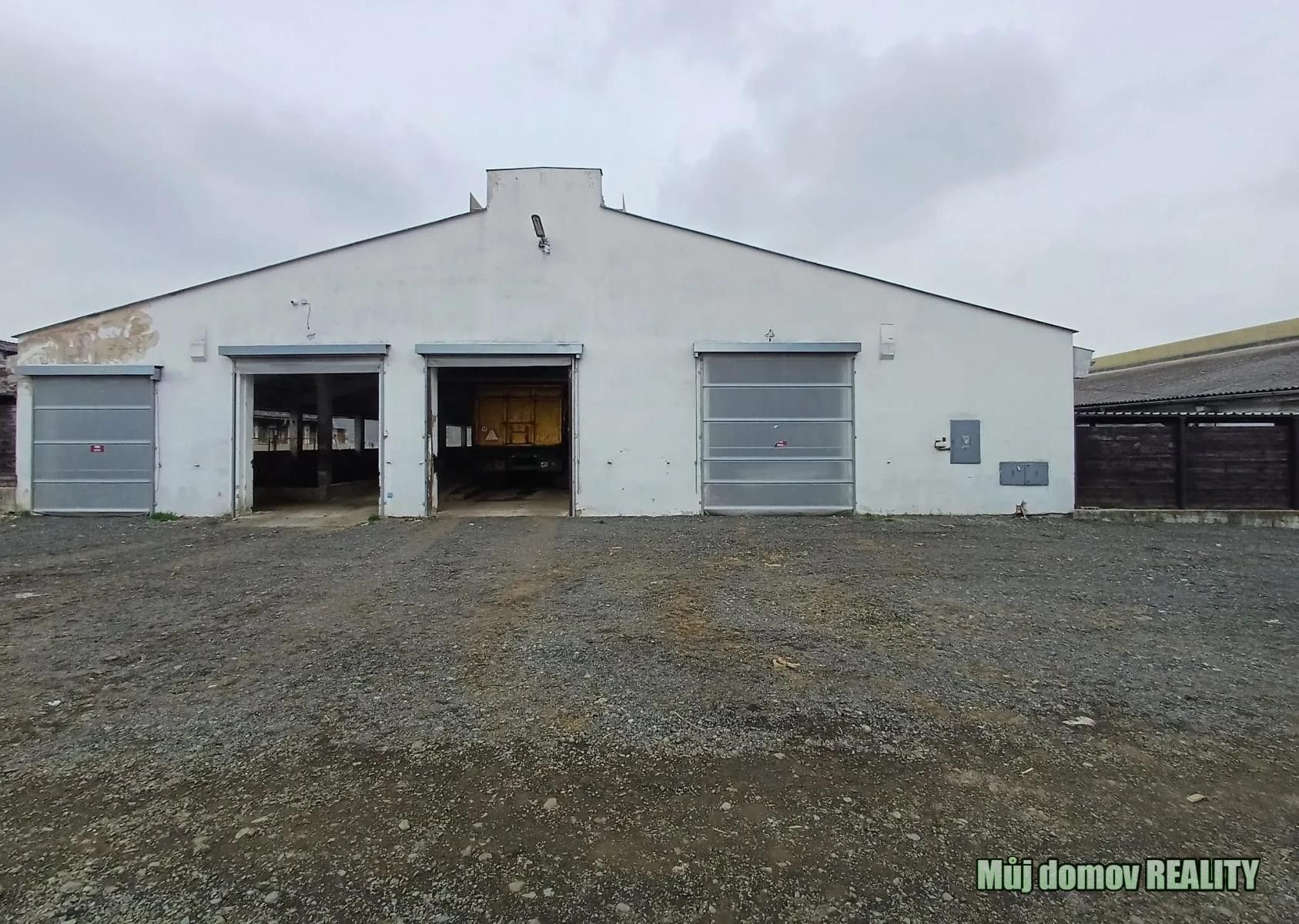 Pronájem komerčního prostoru 1700 m² - foto 2