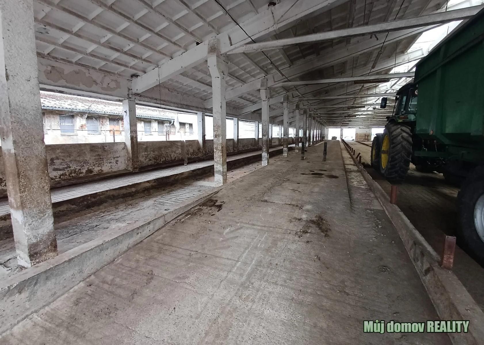 Pronájem komerčního prostoru 1700 m² - foto 3