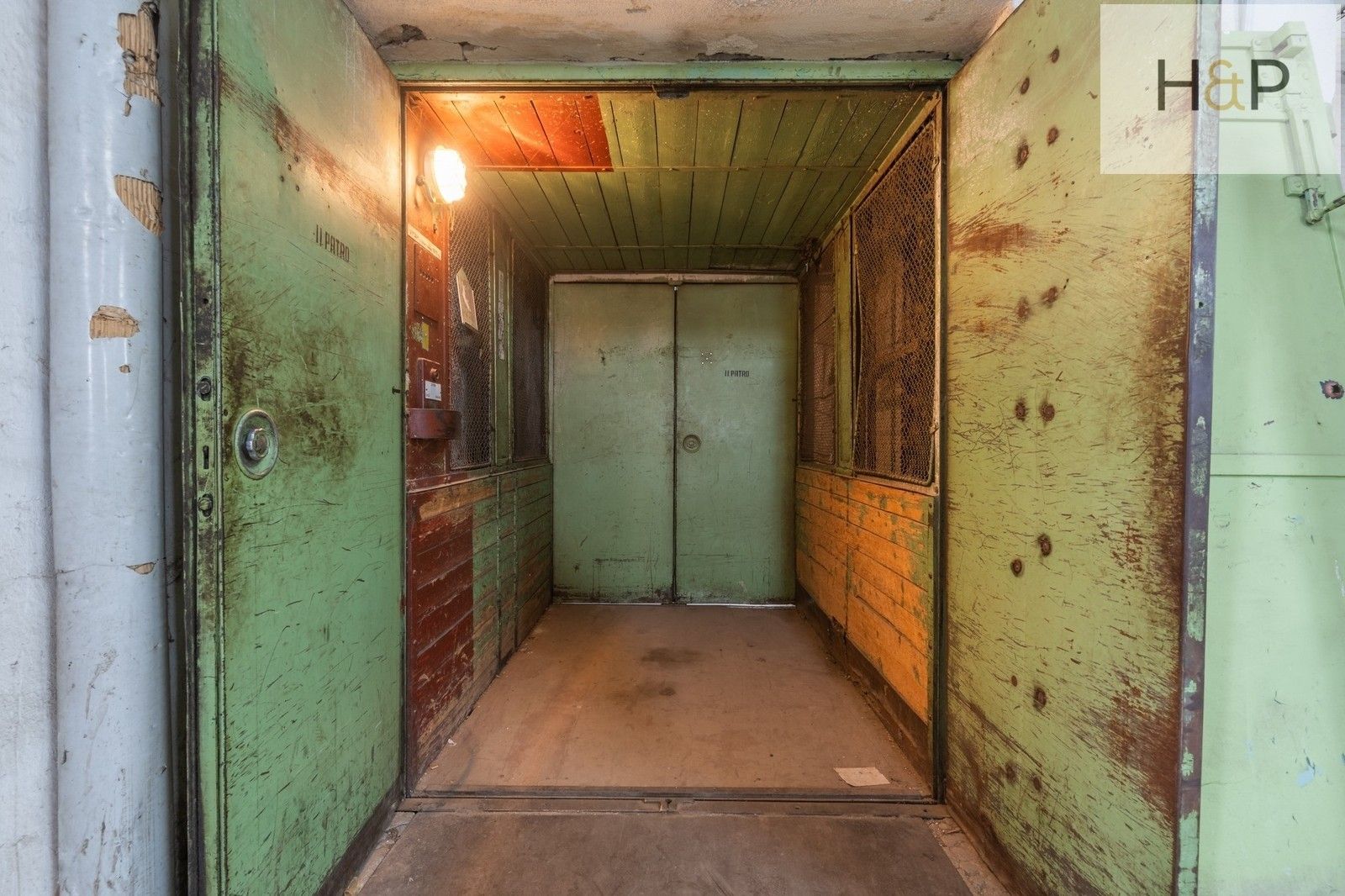 Pronájem komerčního prostoru 550 m² - foto 3
