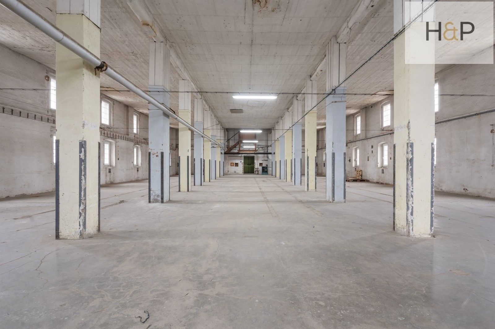 Pronájem komerčního prostoru 550 m² - foto 2