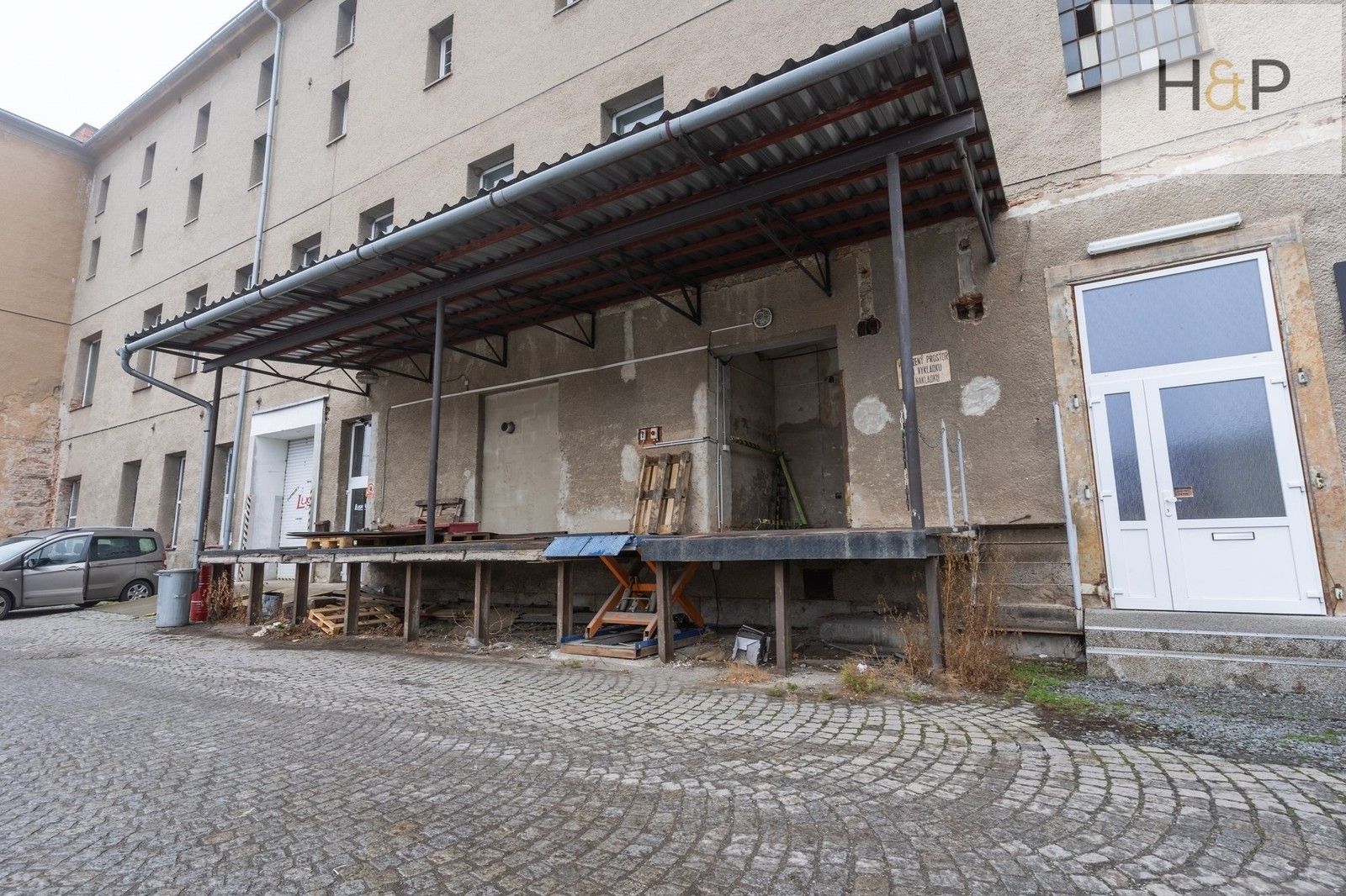 Pronájem komerčního prostoru 550 m² - foto 6
