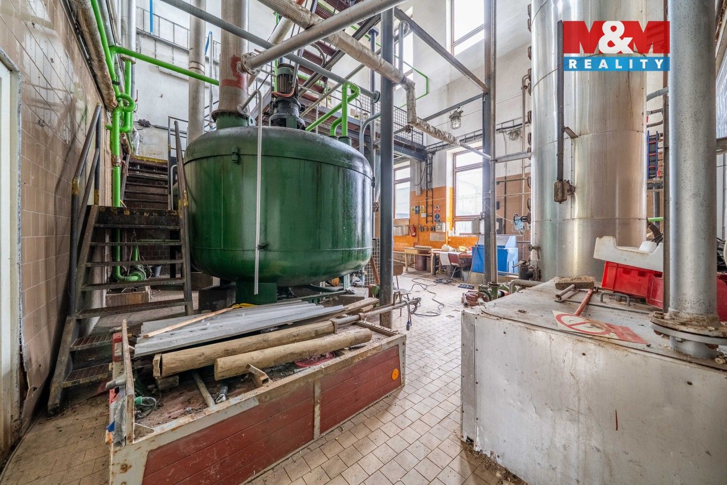 Prodej komerčního prostoru 762 m² - foto 9