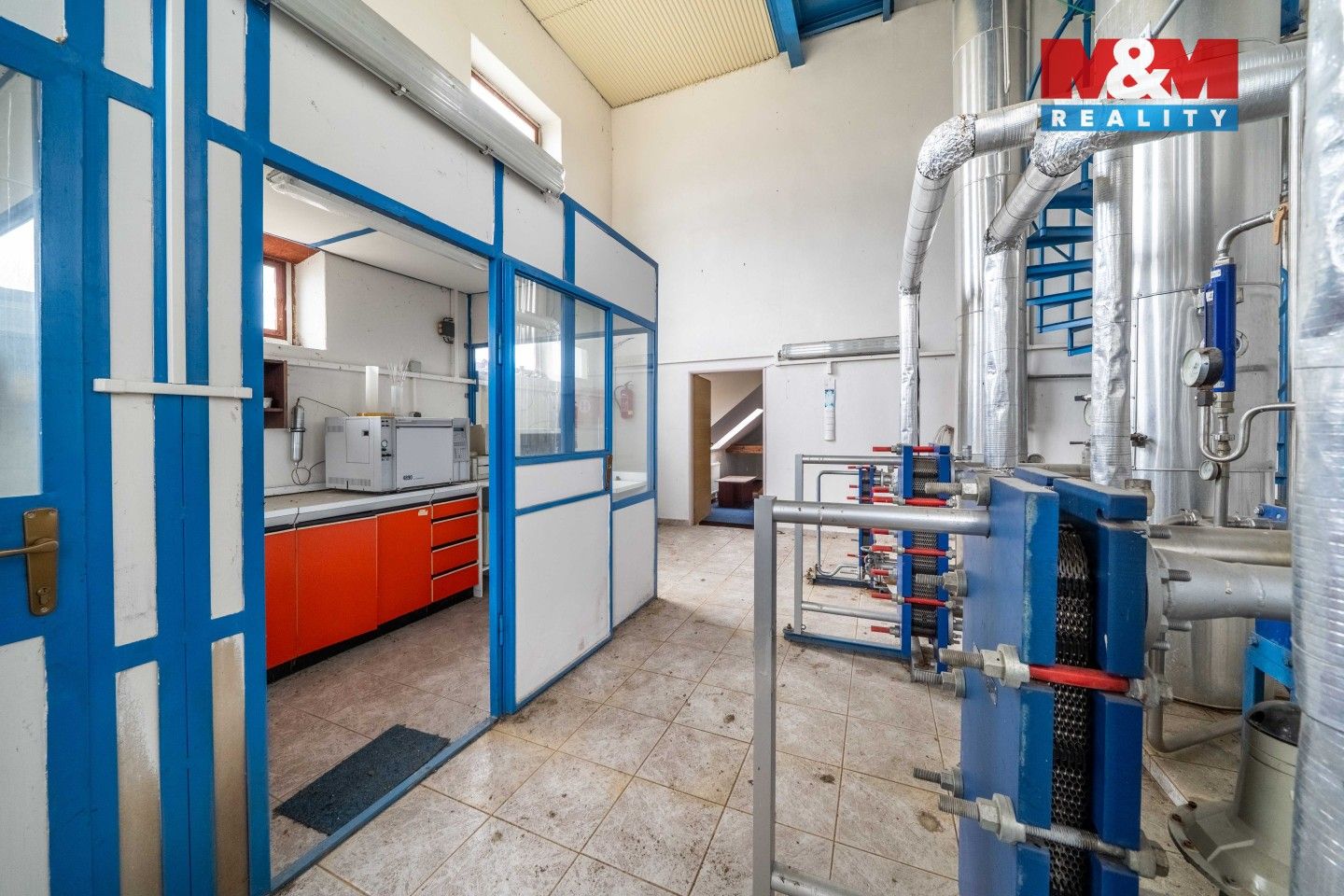 Prodej komerčního prostoru 762 m² - foto 12