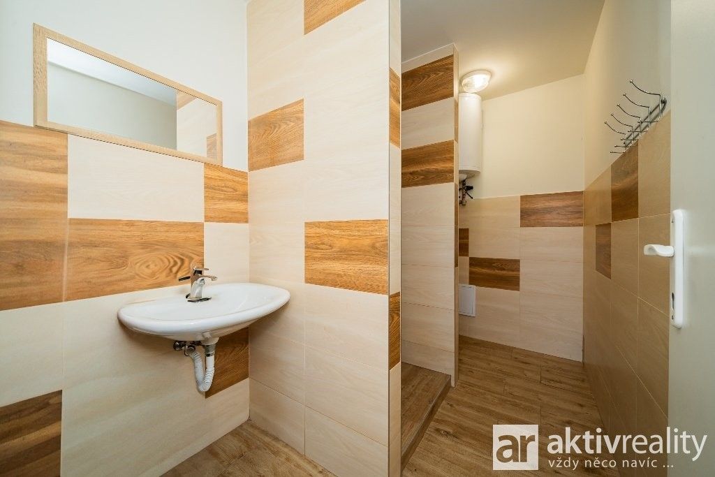 Prodej komerčního prostoru 620 m² - foto 12