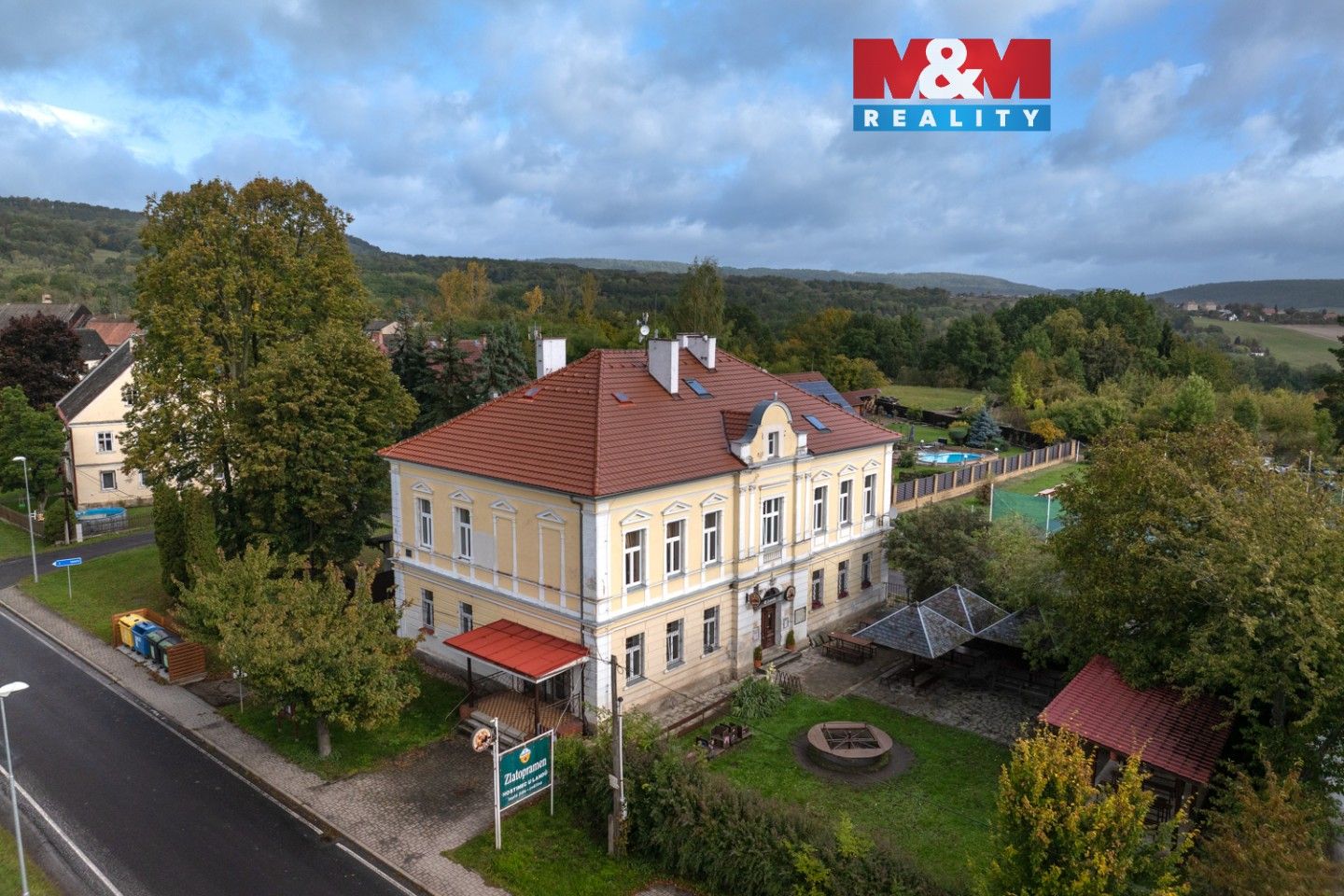Prodej komerčního prostoru 750 m² - foto 1