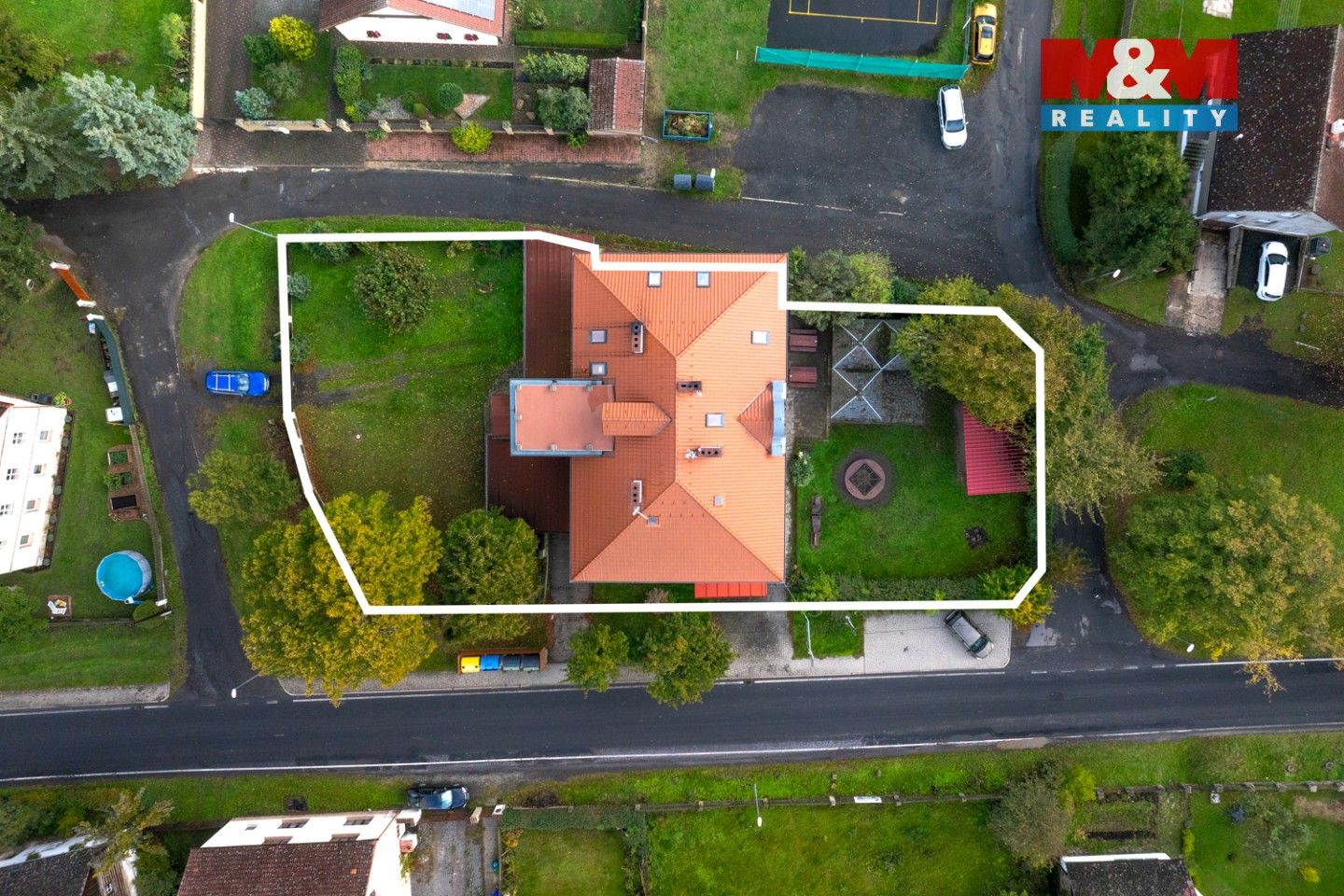 Prodej komerčního prostoru 750 m² - foto 2