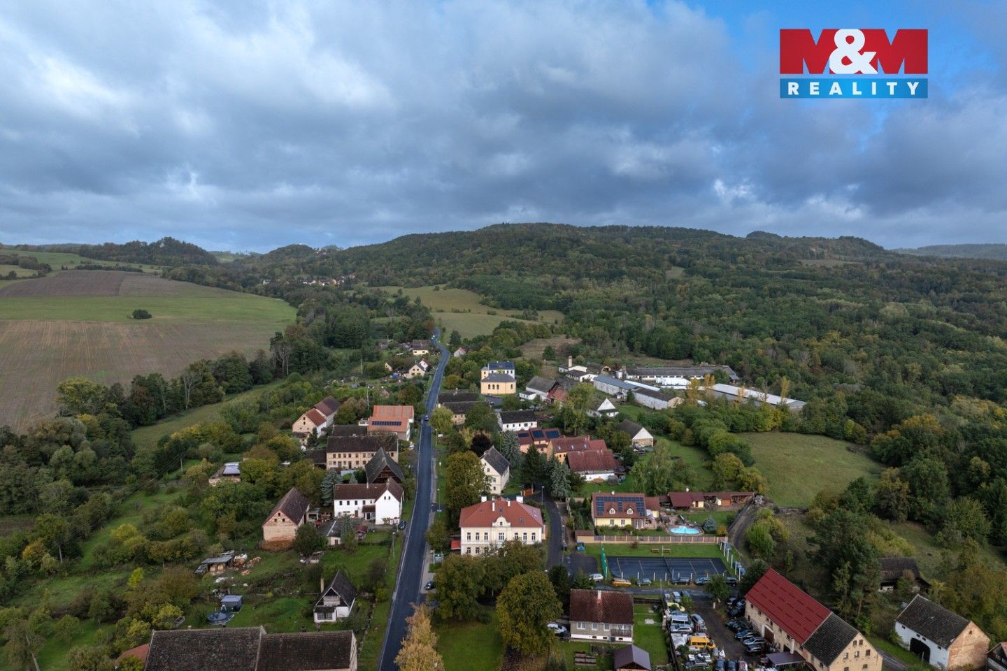 Prodej komerčního prostoru 750 m² - foto 37