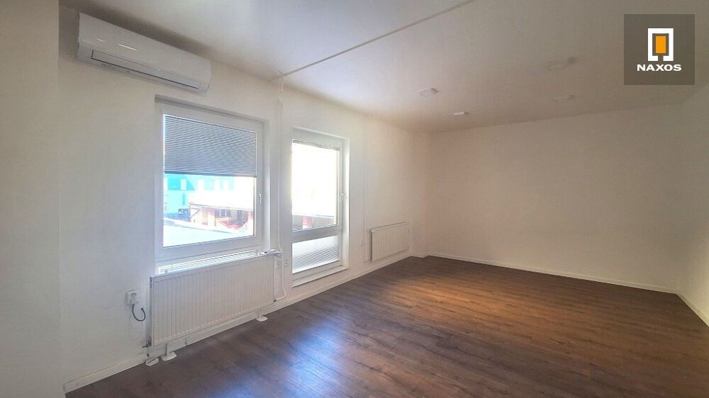 Pronájem komerčního prostoru 662 m² - foto 22