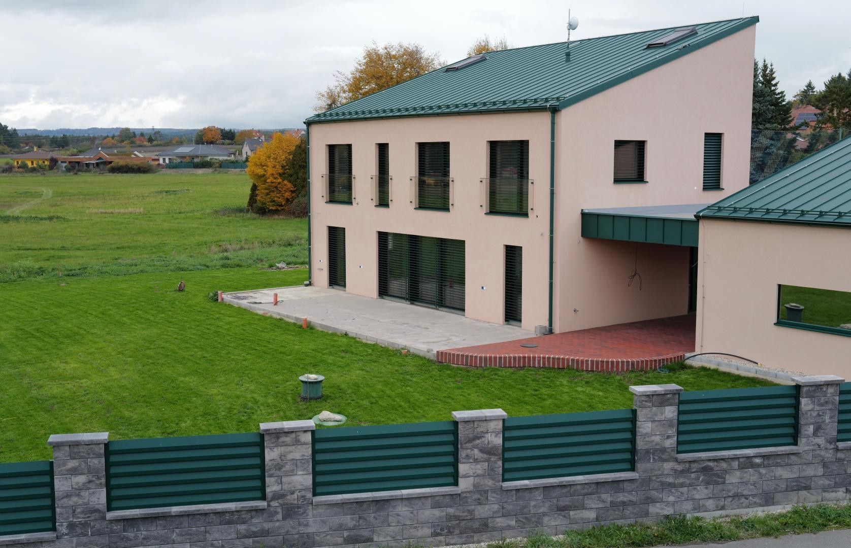 Prodej domu 200 m² - foto 1