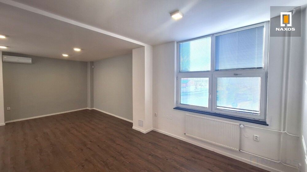 Pronájem komerčního prostoru 876 m² - foto 15